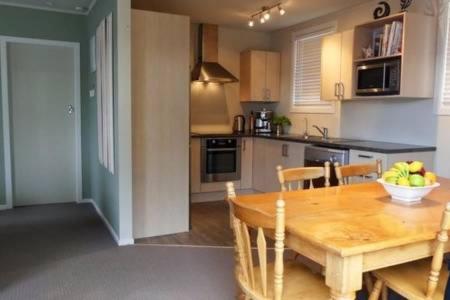 Walnut Cottage, Turangi/Tongariro view 2