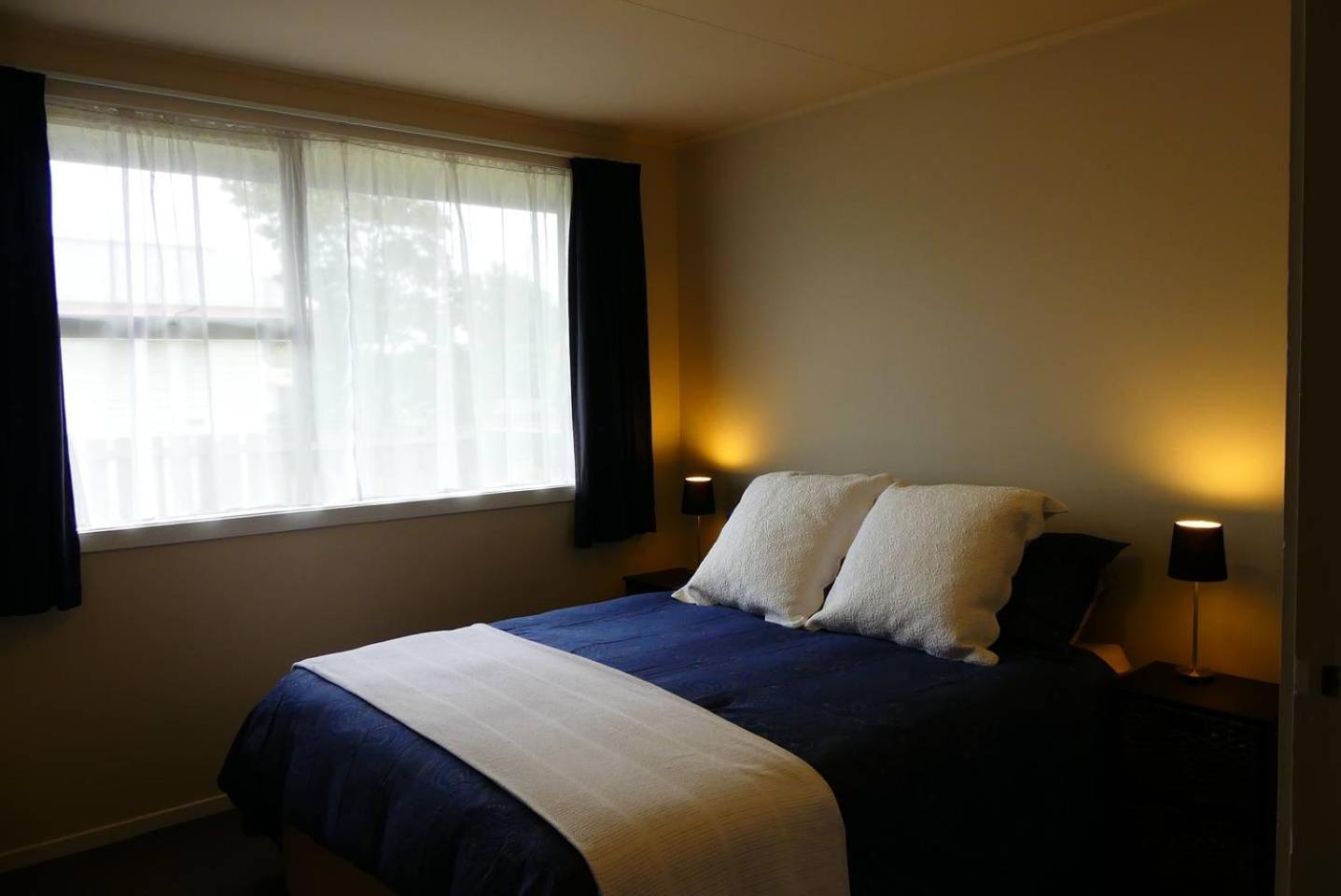 Walnut Cottage, Turangi/Tongariro view 3