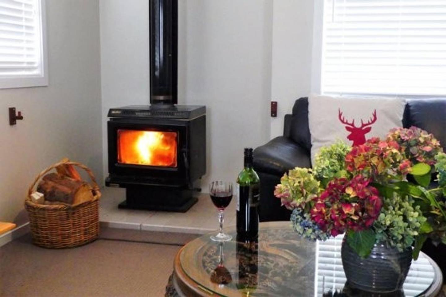 Walnut Cottage, Turangi/Tongariro view 4