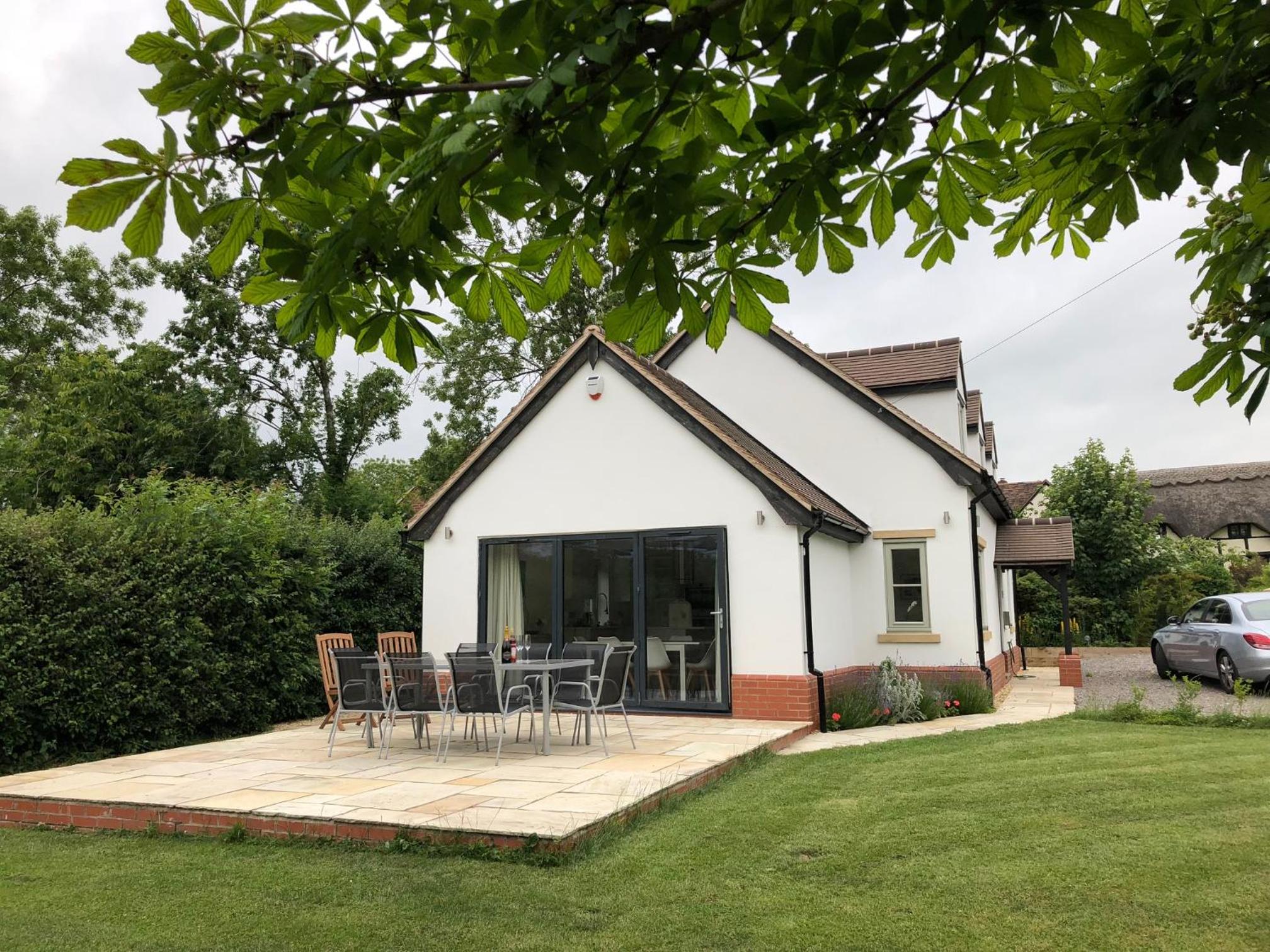 Country Retreat near Golf, Cotswolds, Stratford-Upon-Avon and Worcester