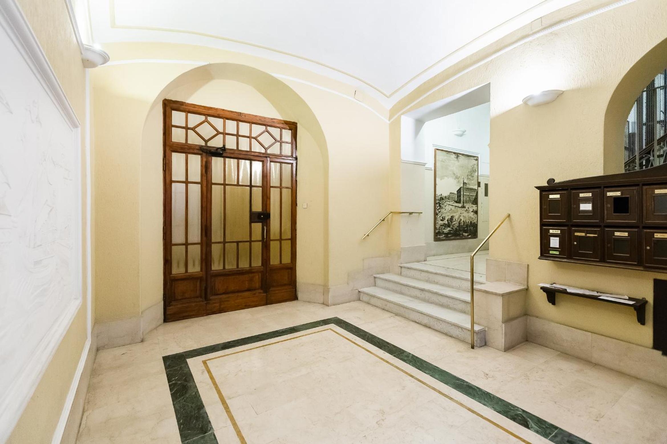 Elegant Apartment Rome