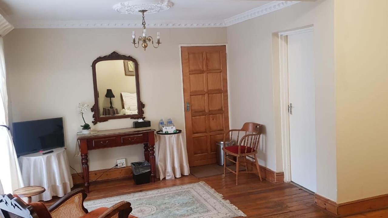 Upper Houghton Guesthouse