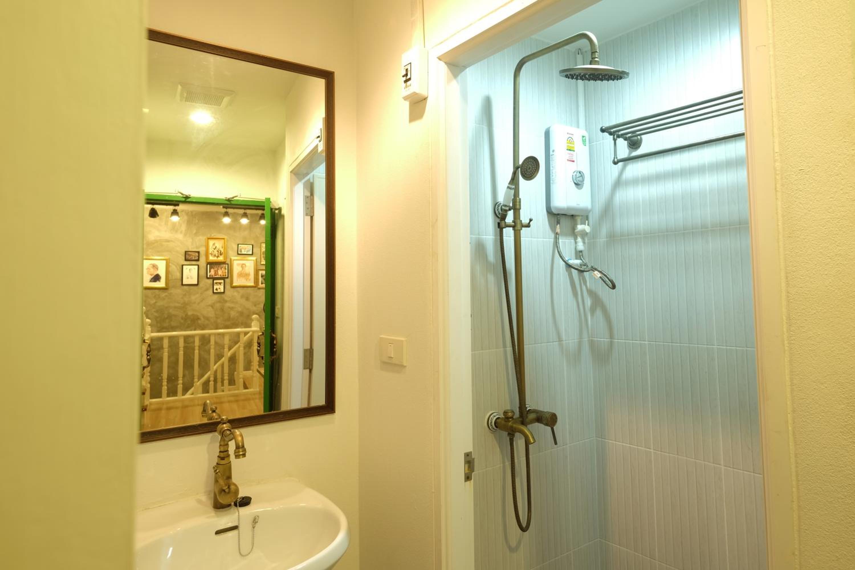 Ratana Boutique Hostel