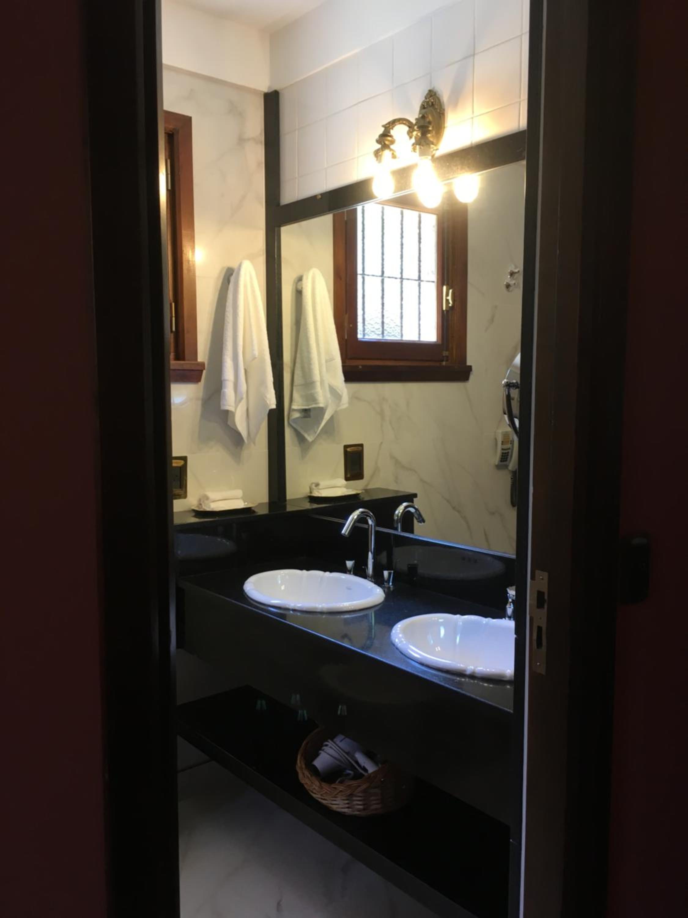 Los Nobles Hostal de Bosque
