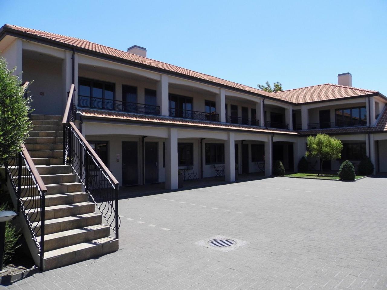 Harvest Lodge Motel