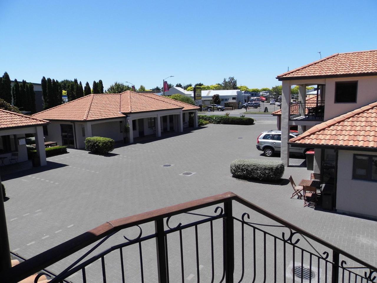 Harvest Lodge Motel