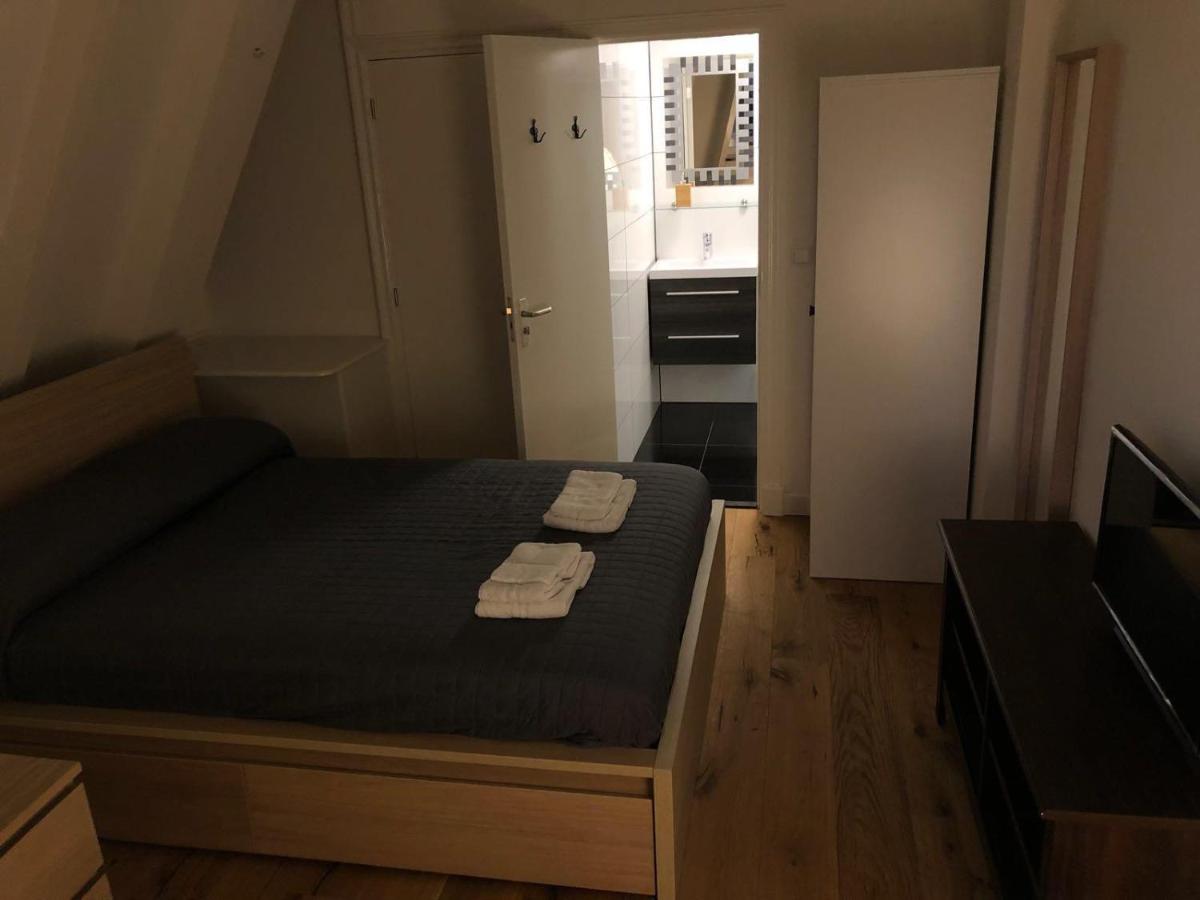 A'DAM CENTRE CHIC