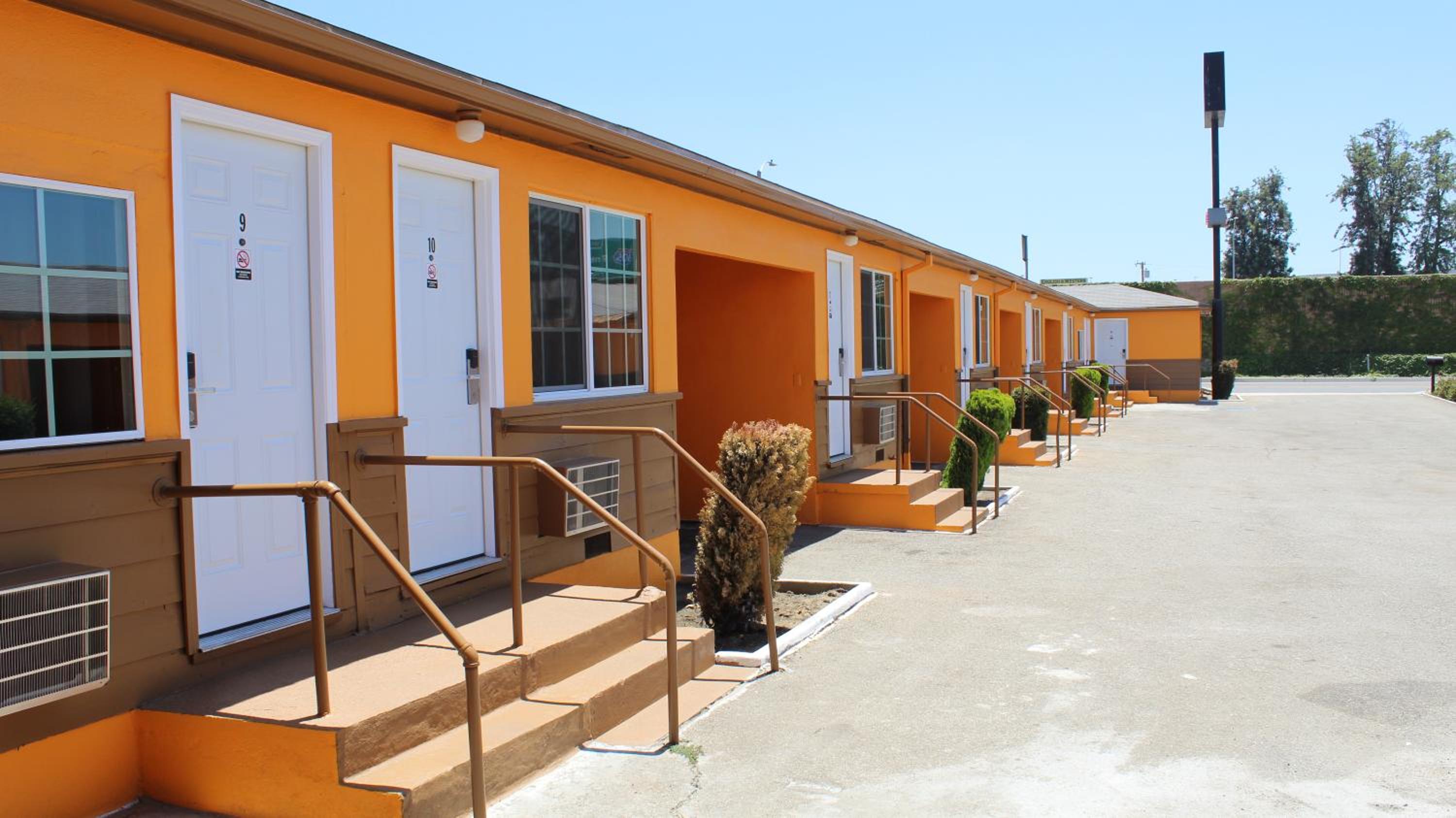 Aristocrat Motel - Property Image 8