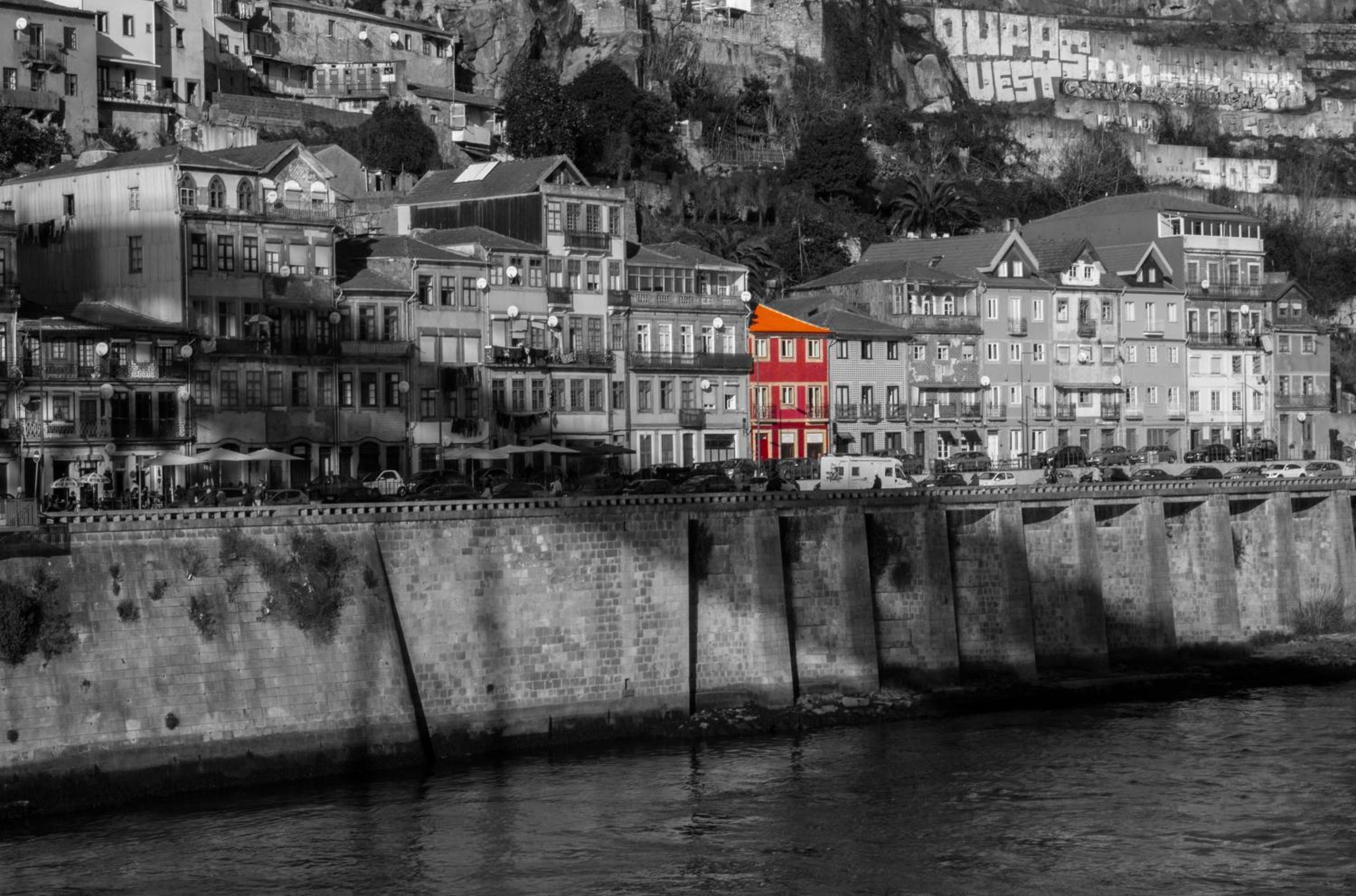 Hotel Red House By The River - Image 1