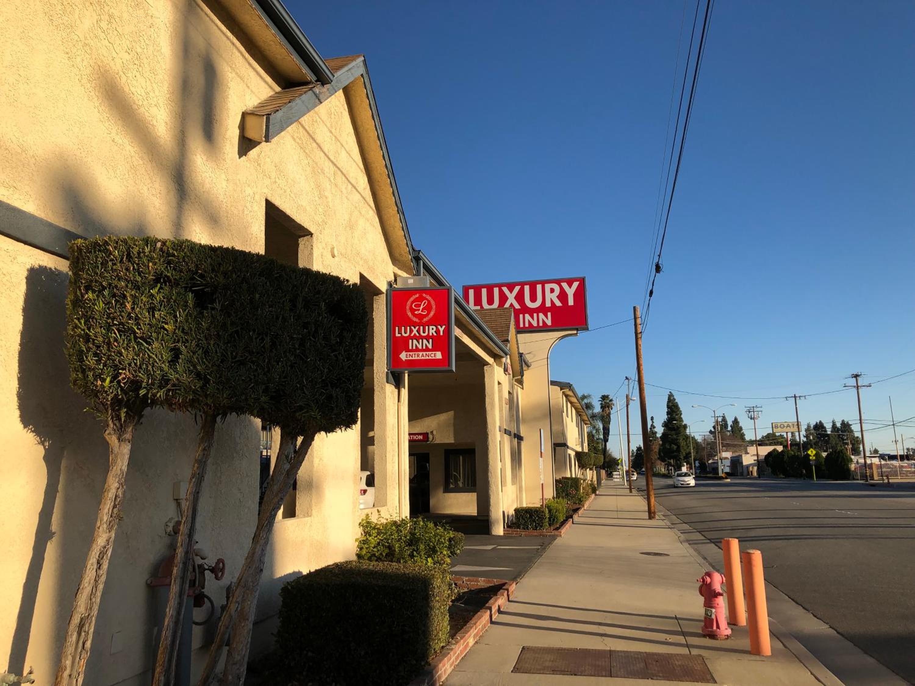 Hotel Luxury Inn - Image 1