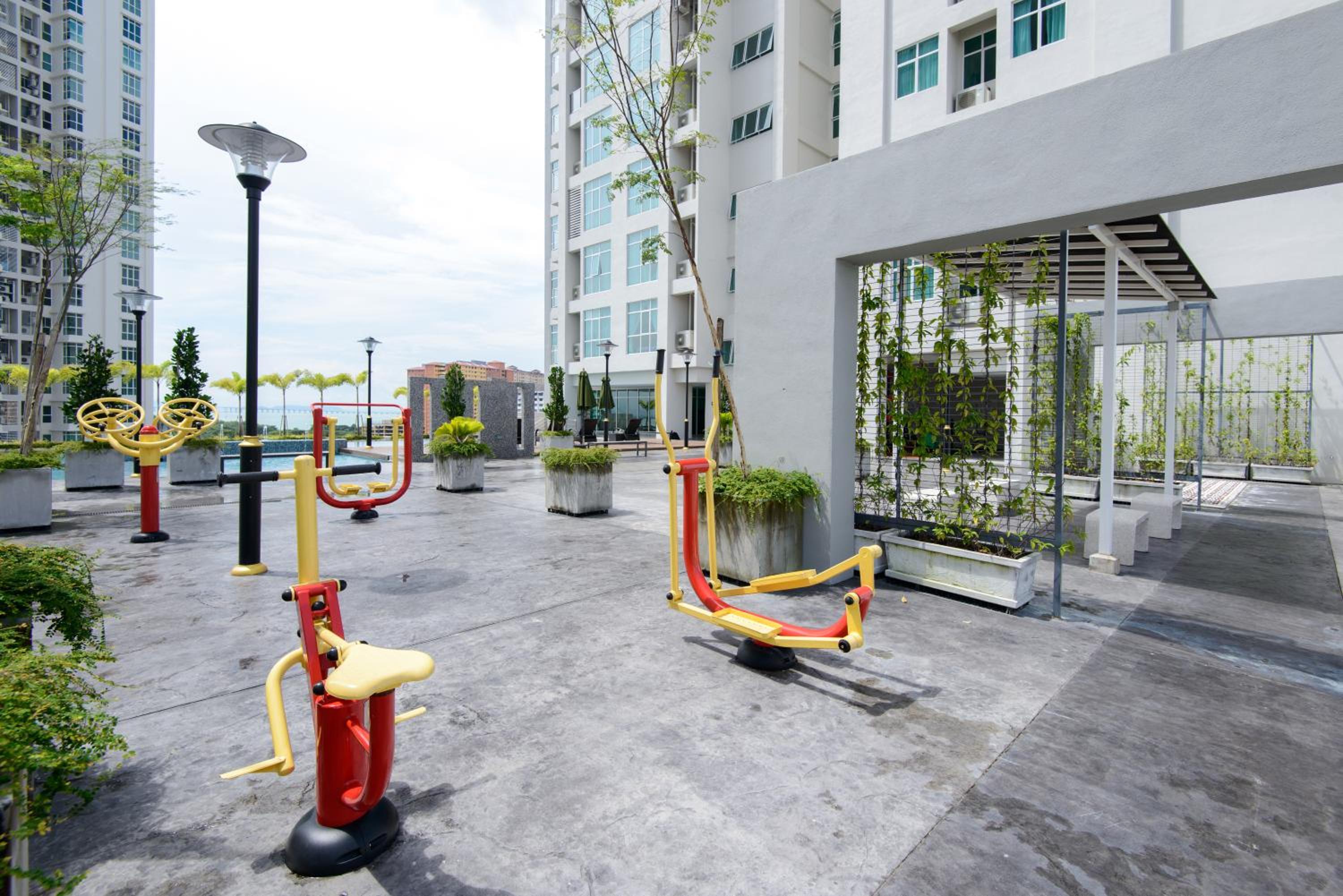 Straits Garden Suites, Georgetown view 5