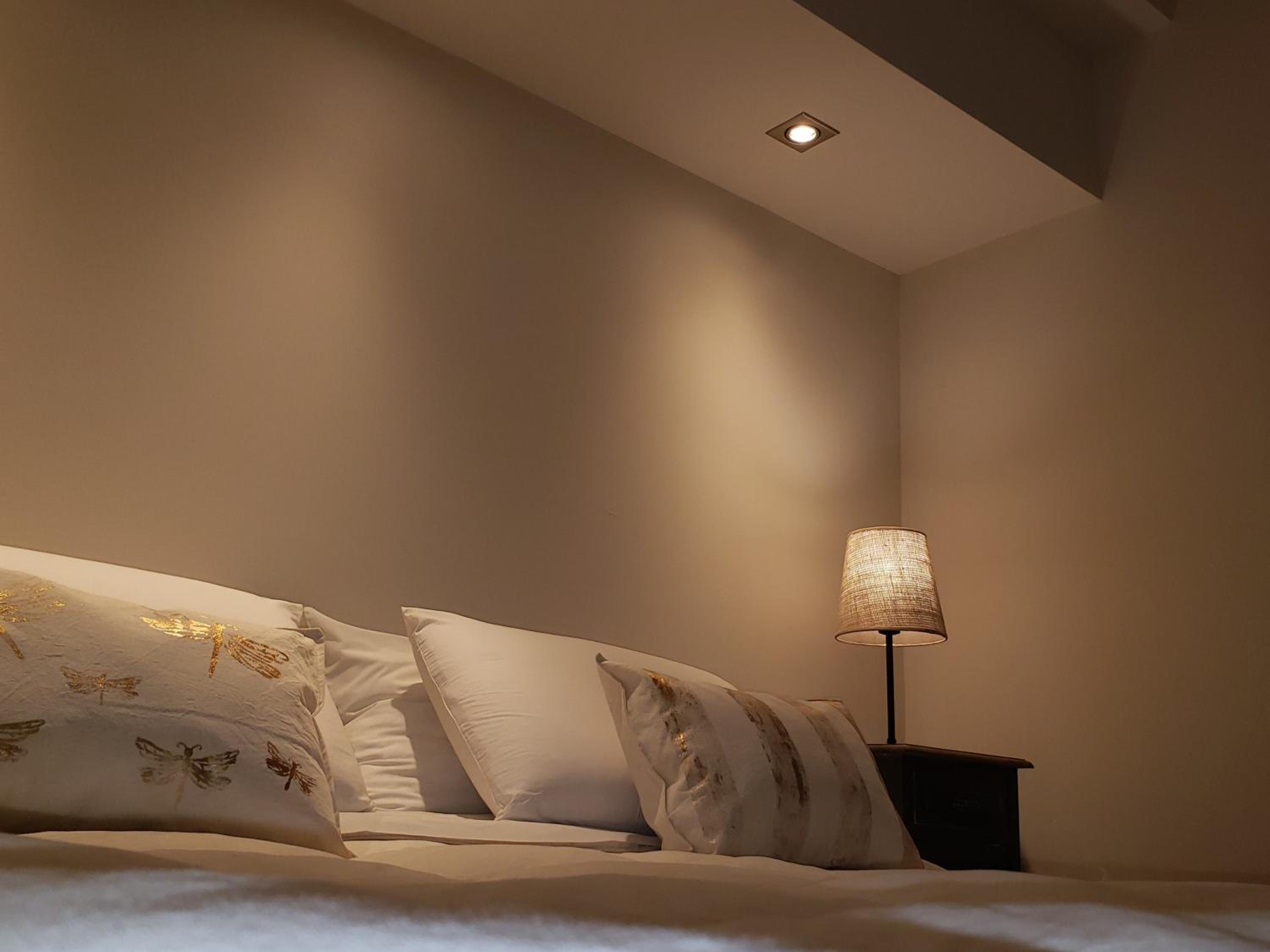 URBANA SUITES & STUDIOS 440 - Image 2