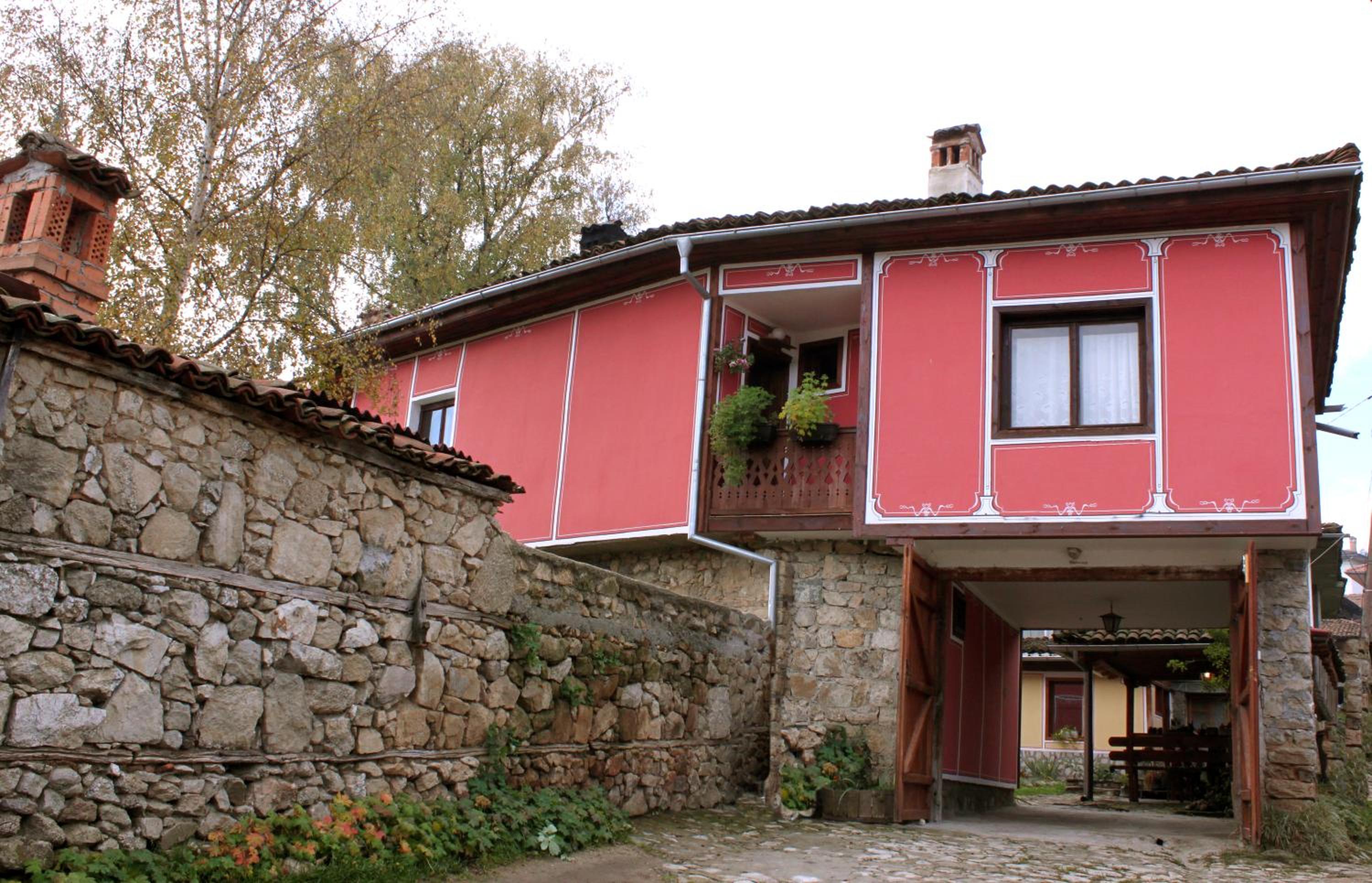 Nenchova Guest House