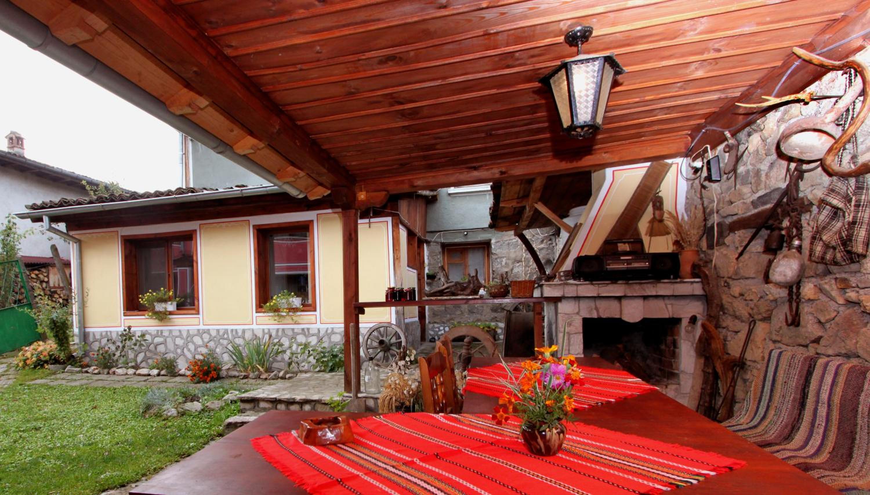 Nenchova Guest House