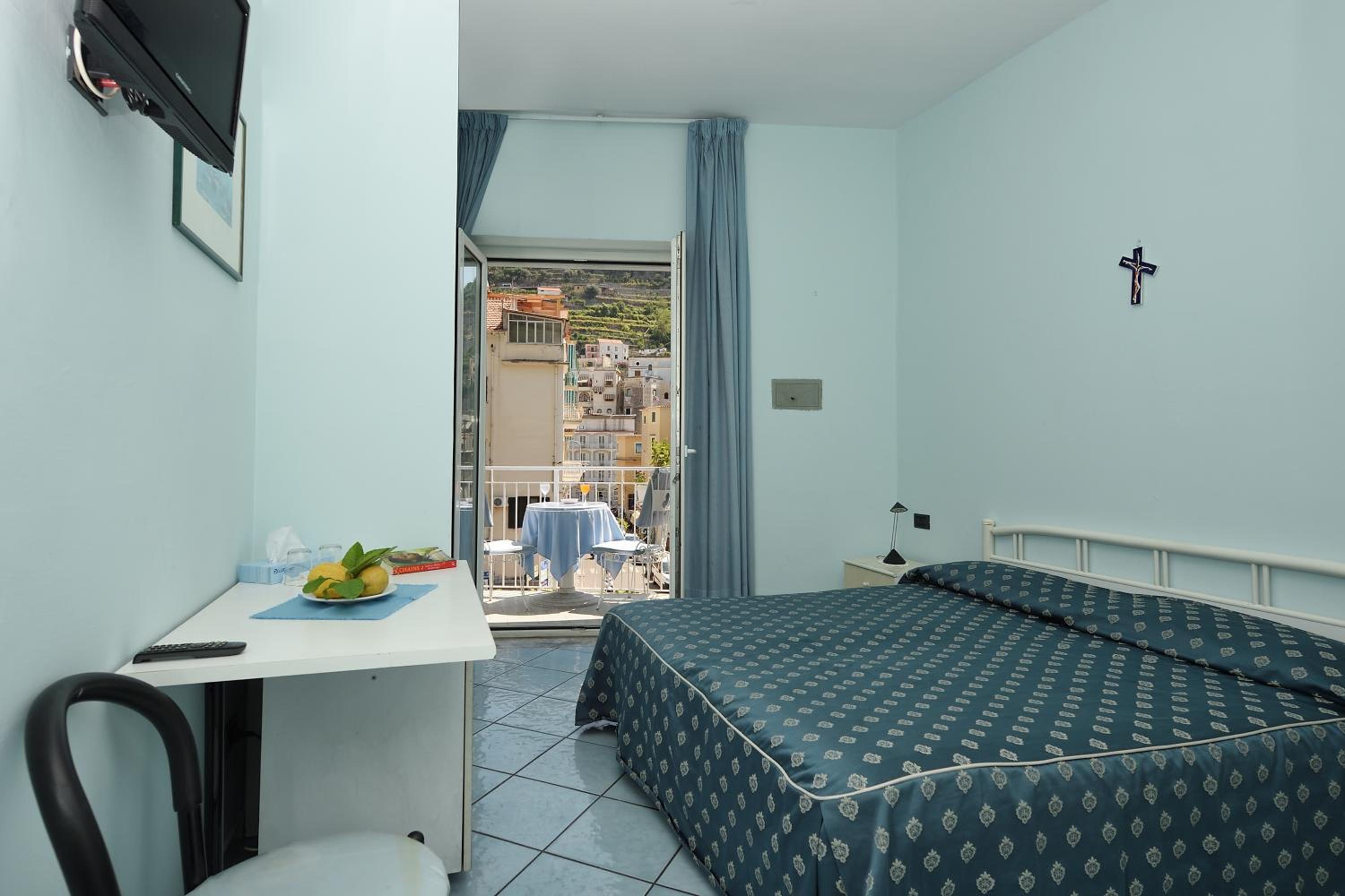 Maison Raphael view 2