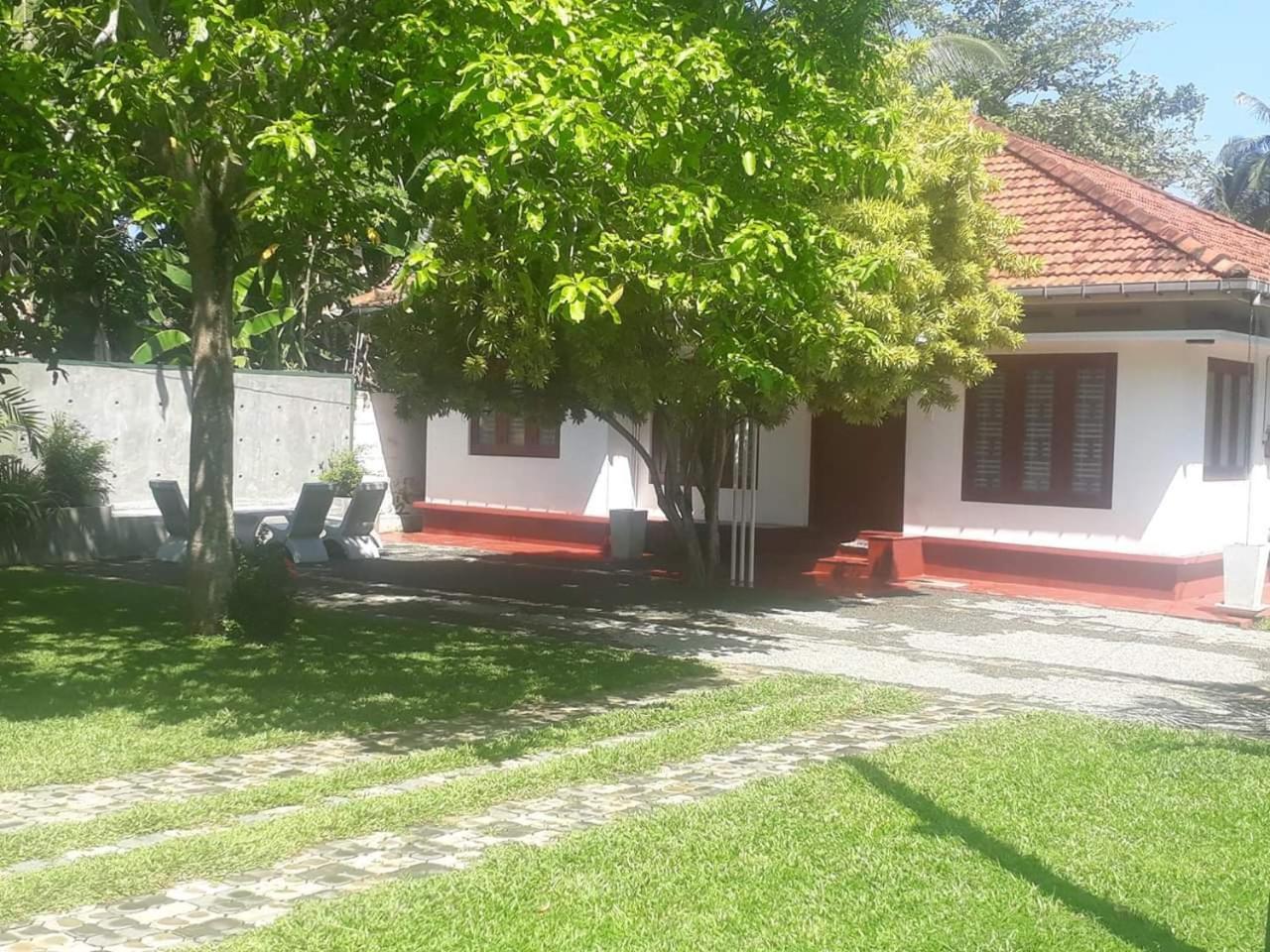 Villa Lagoonedge view 4