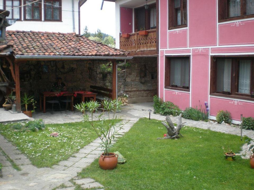 Nenchova Guest House