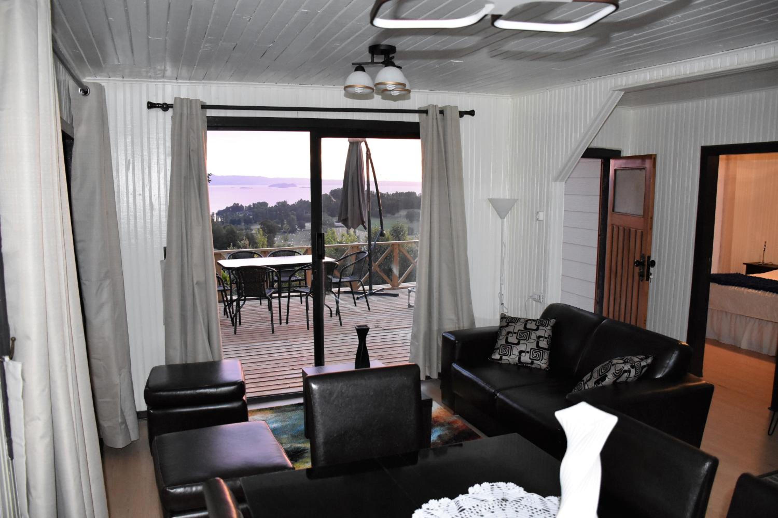 La Casita Amarilla