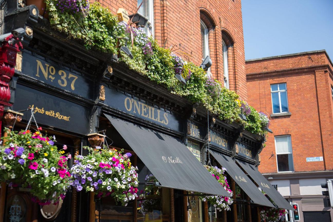O'Neills Victorian Pub & Townhouse