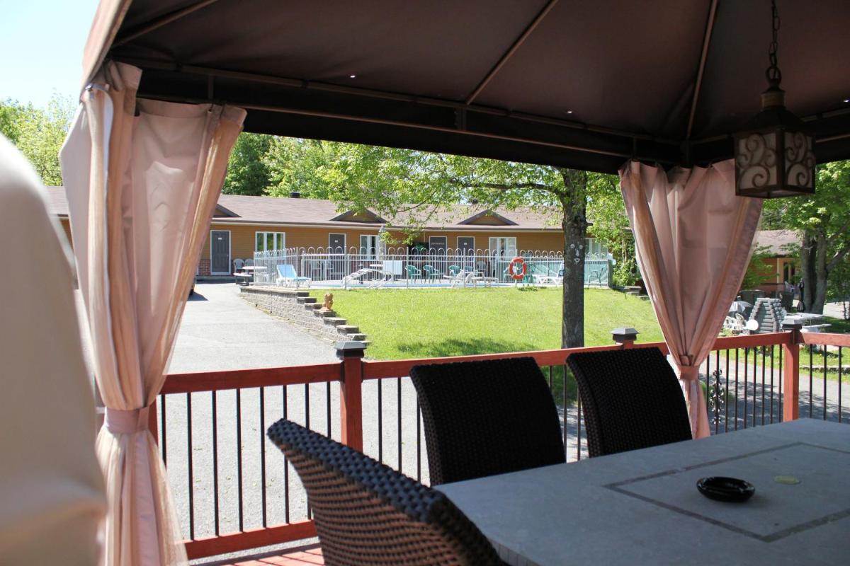 outdoor BBQ area