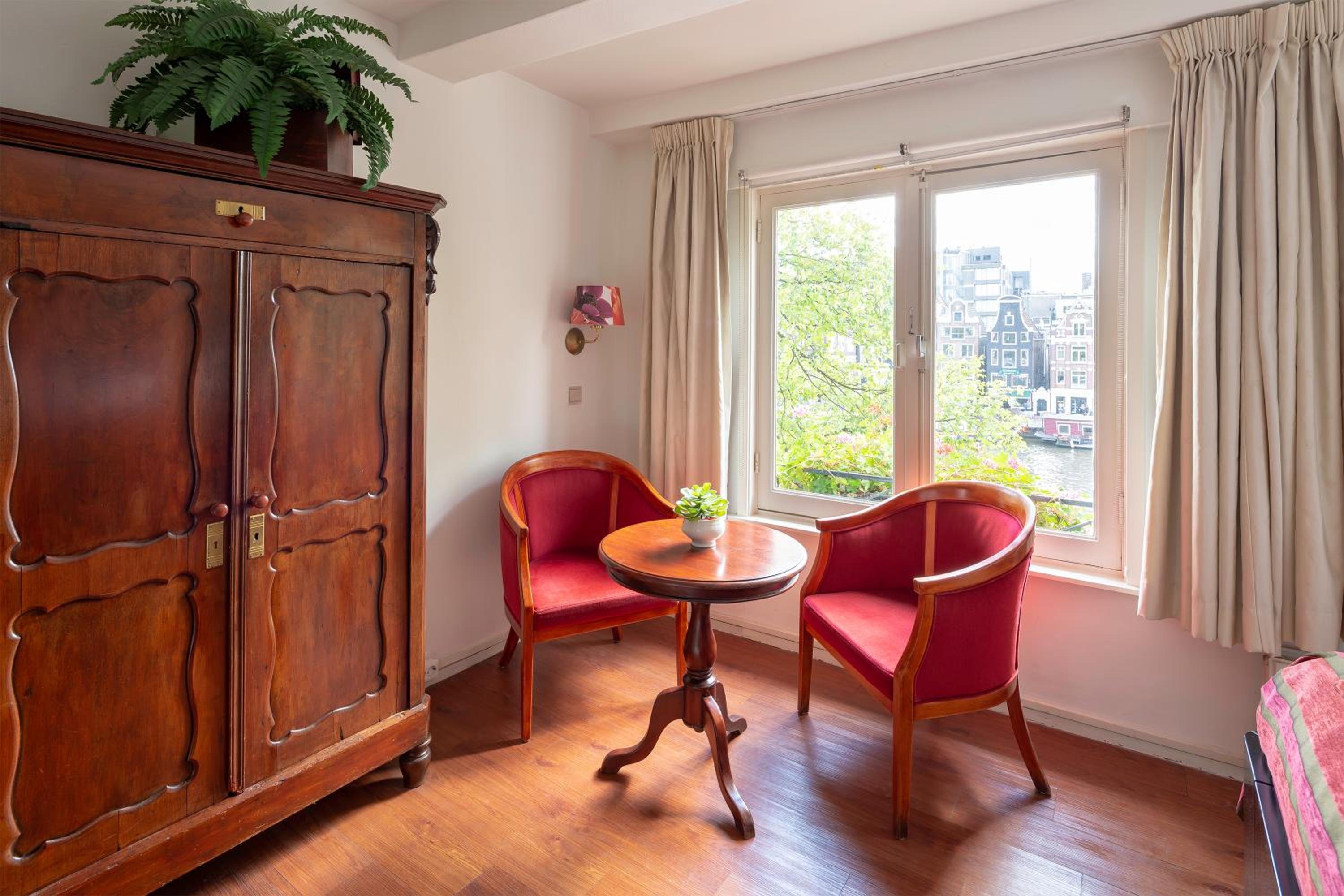 Amsterdam House Hotel