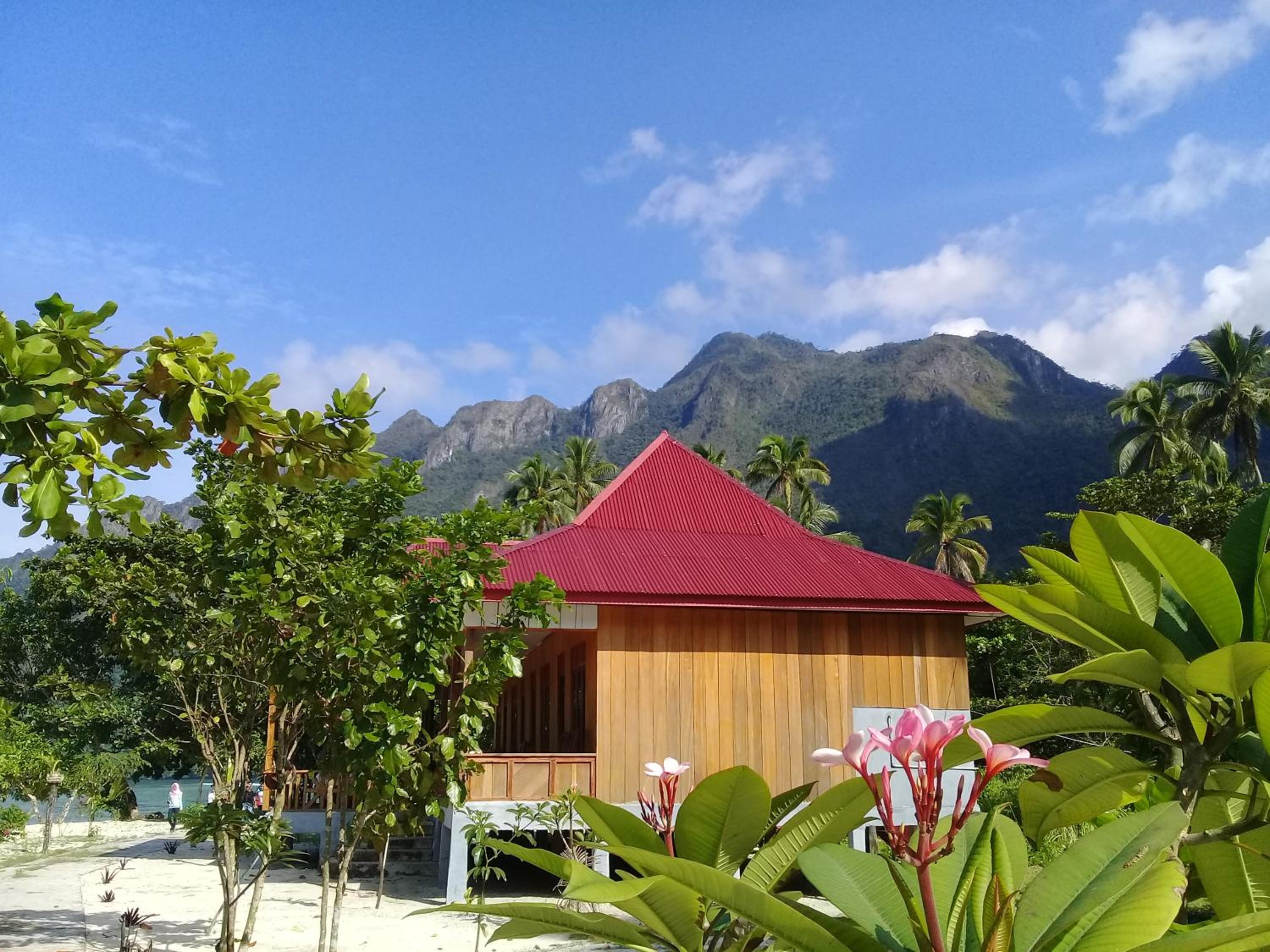 Nusa Nalan Beach Resort view 3