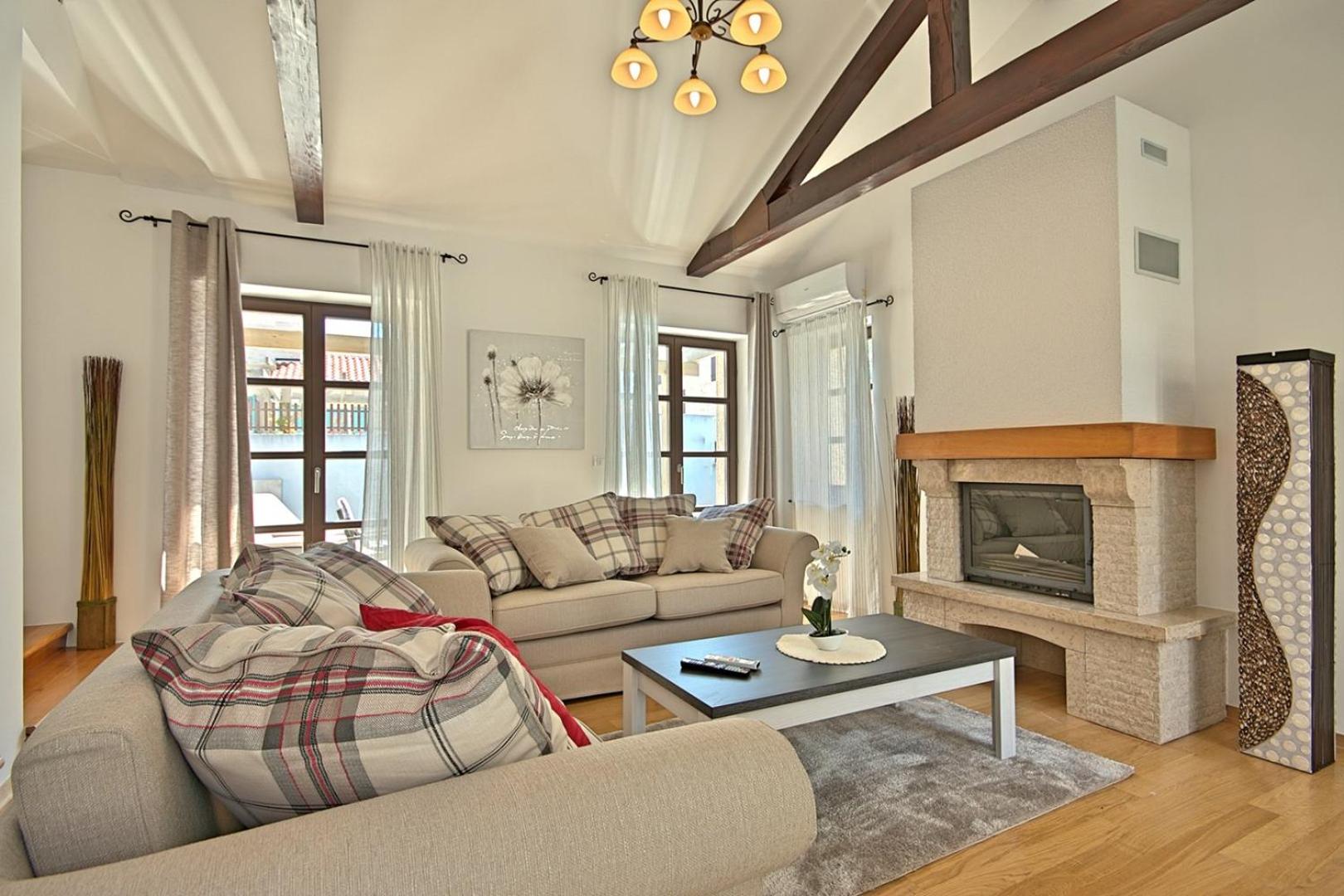 Luxury Stone Villa Zanelli view 4