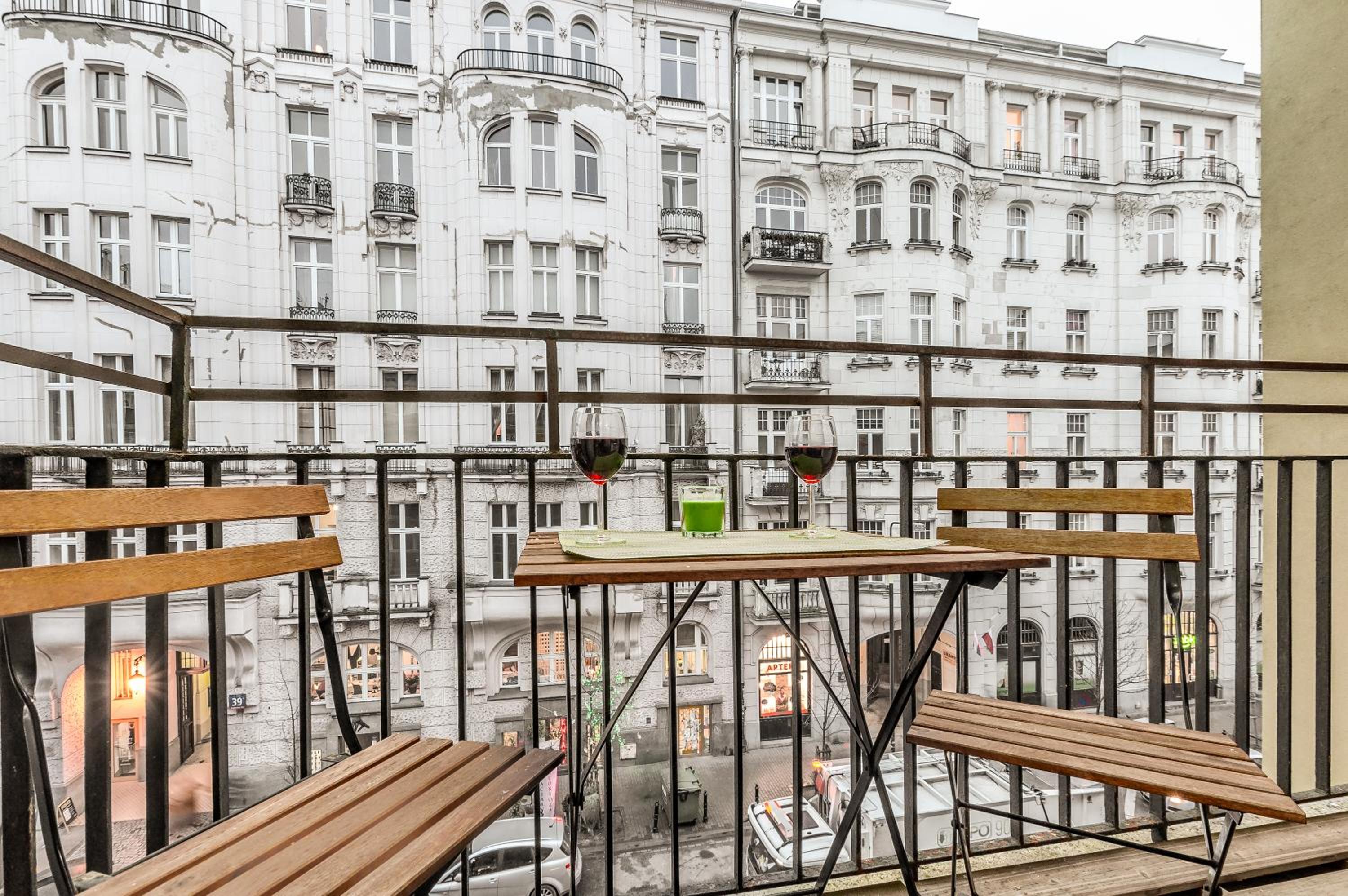 Apartment Hoża City Center by Noclegi Renters view 2