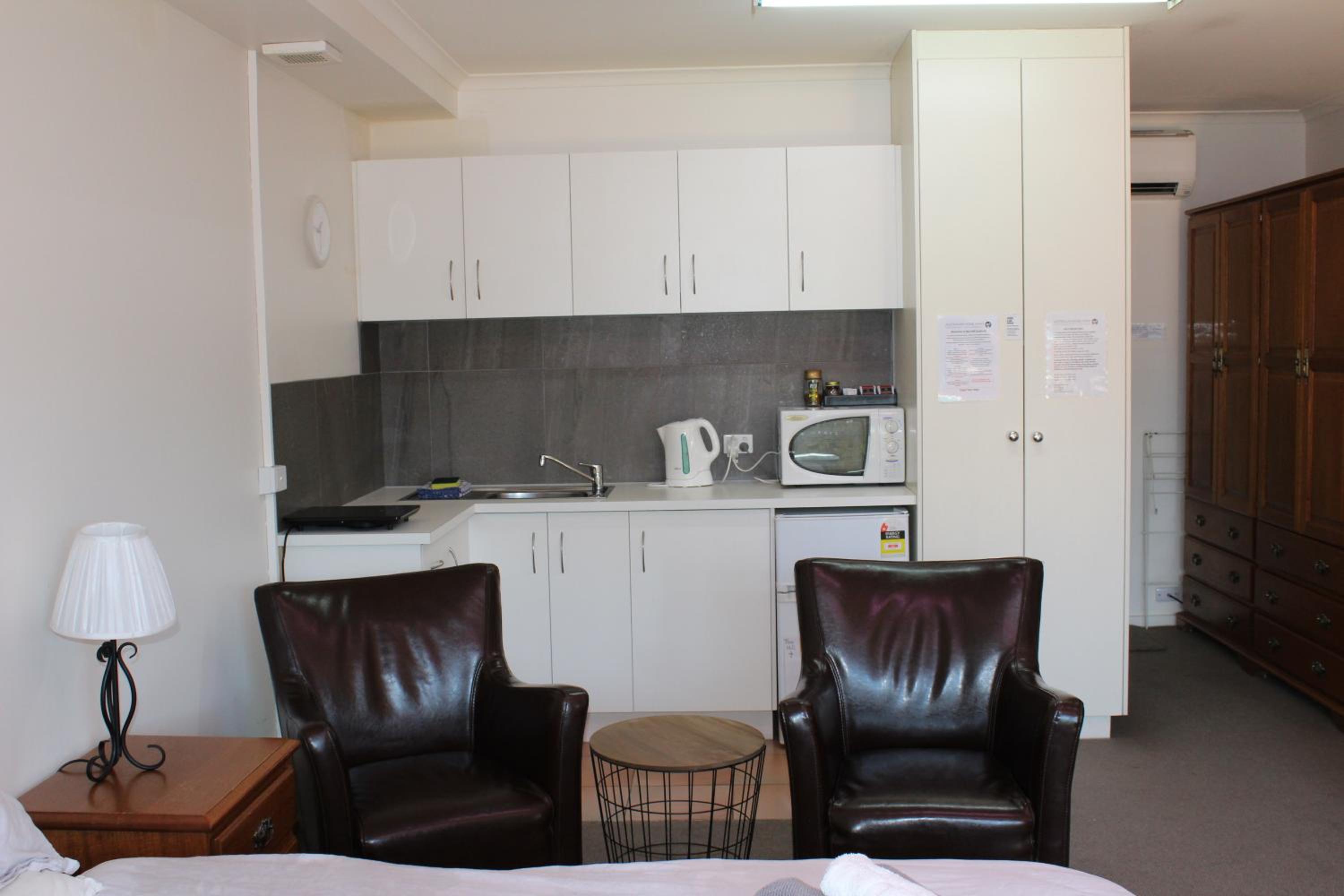 Photo 12