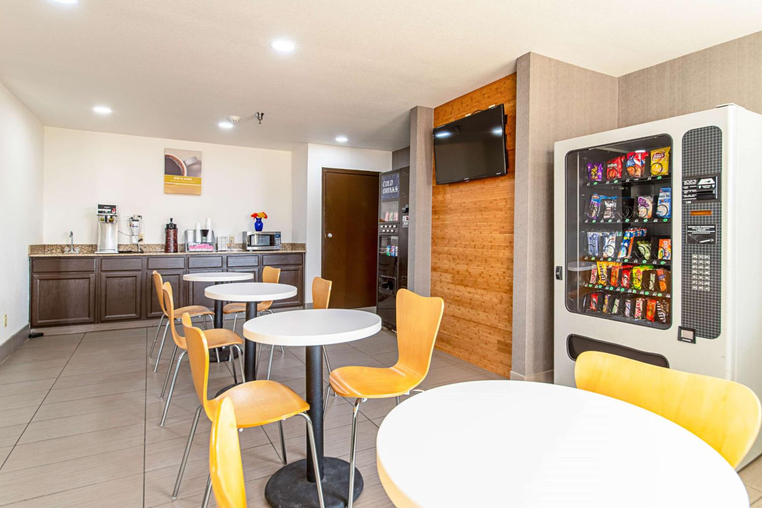 Motel 6-Lebanon, IN - Property Image 8