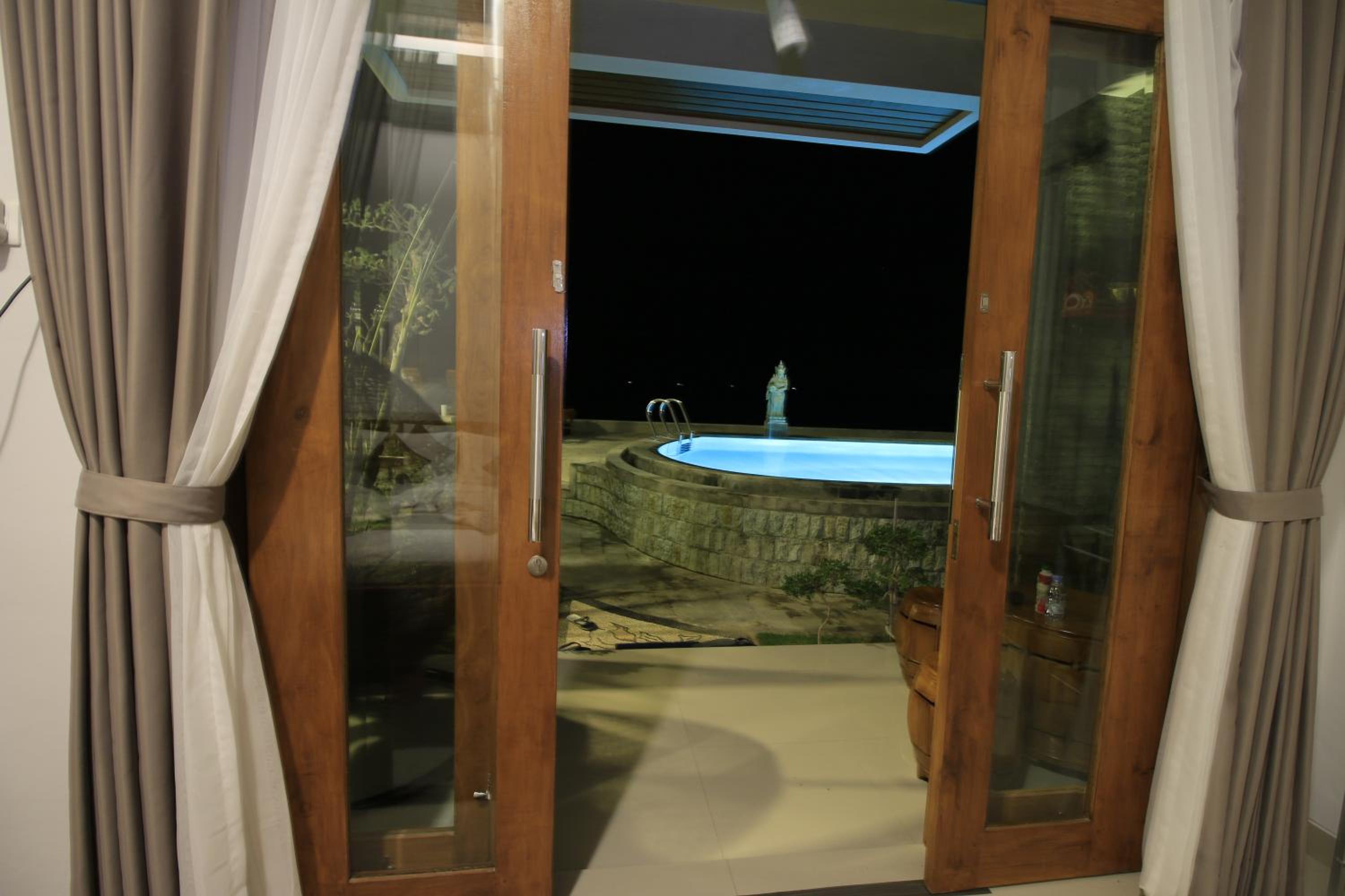 Green Beach Inn