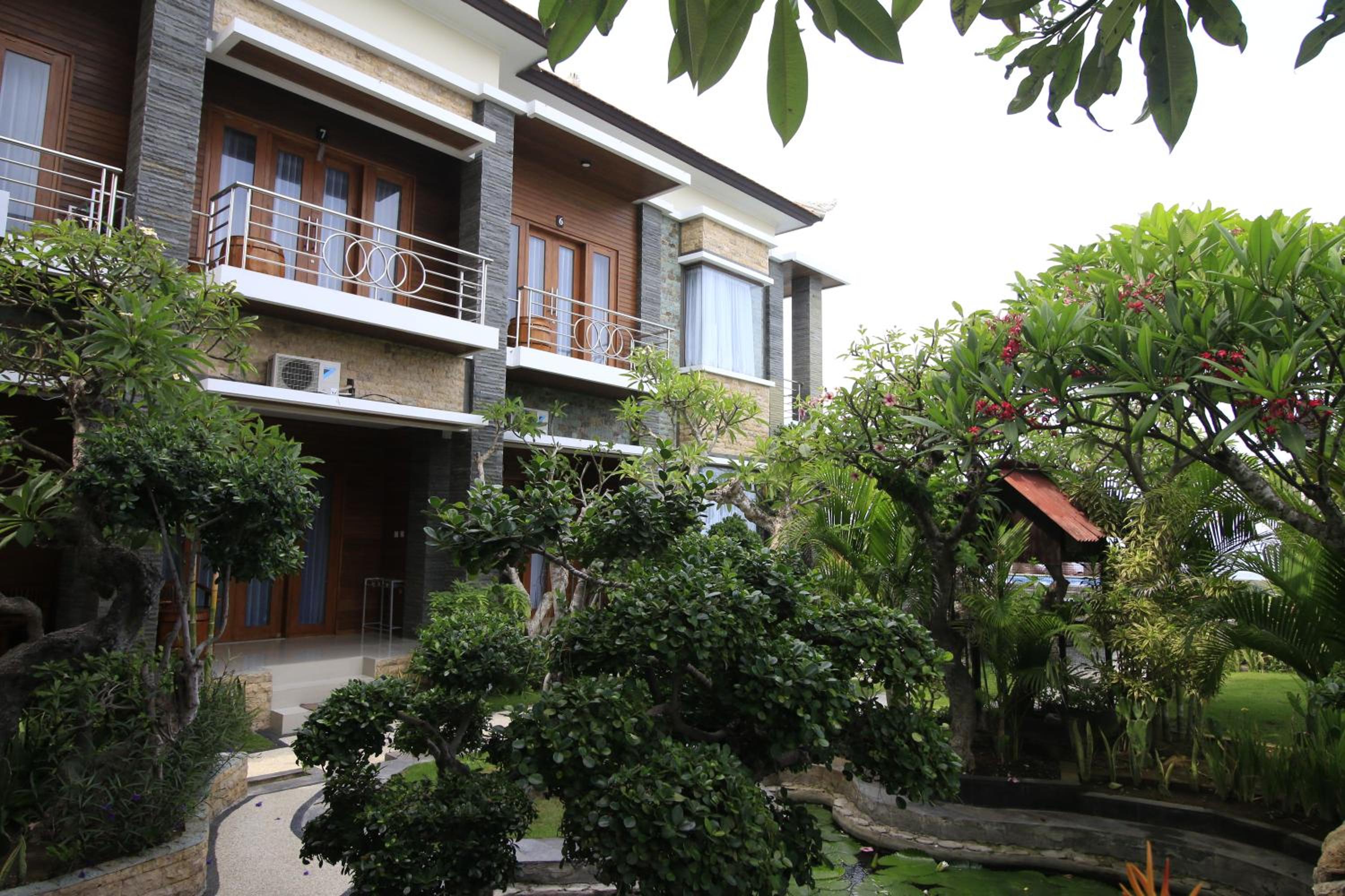 Green Beach Inn