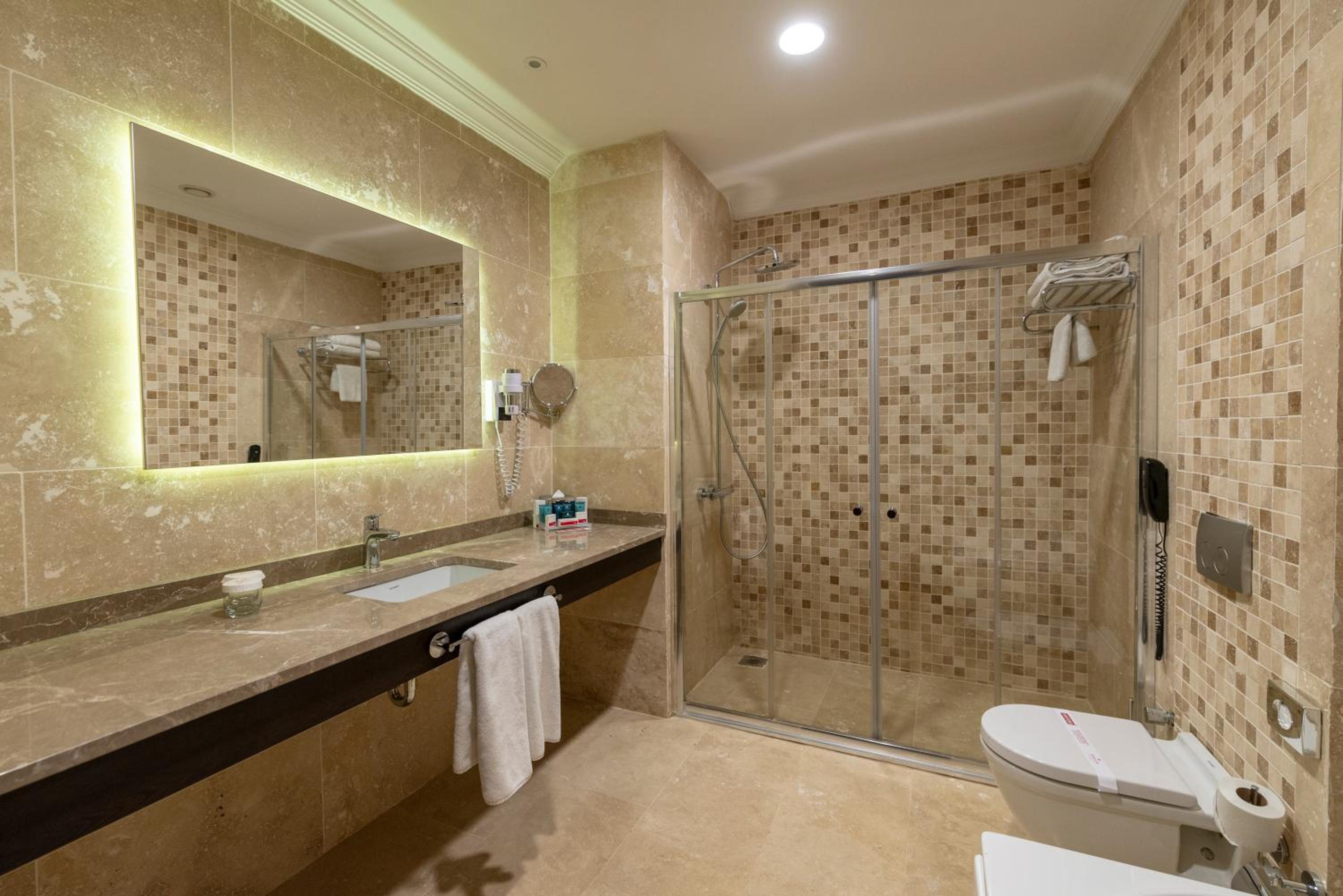 Ramada Otel & Suites by Wyndham İstanbul Merter - Image 39
