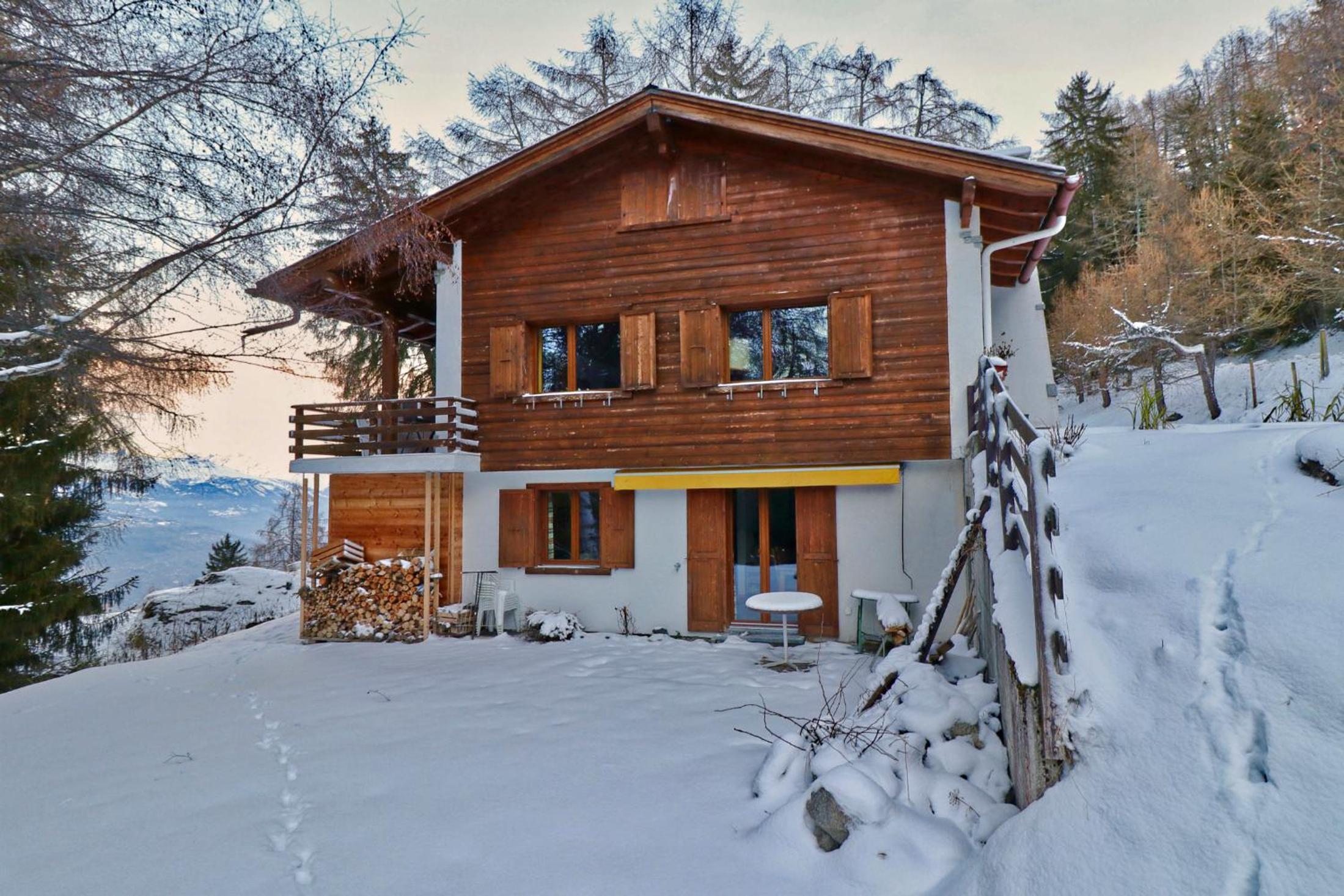 Beautiful apartment in the Mayens de Sion, 500m from the Ours piste - 4 Vallées view 2