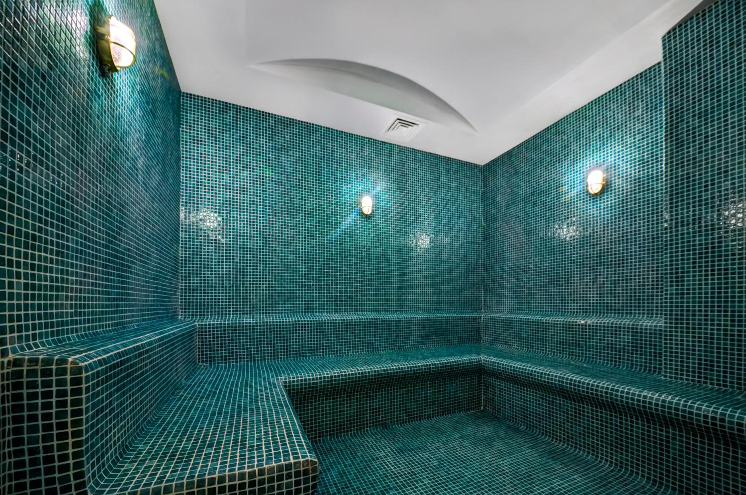 Ramada Otel & Suites by Wyndham İstanbul Merter - Image 36