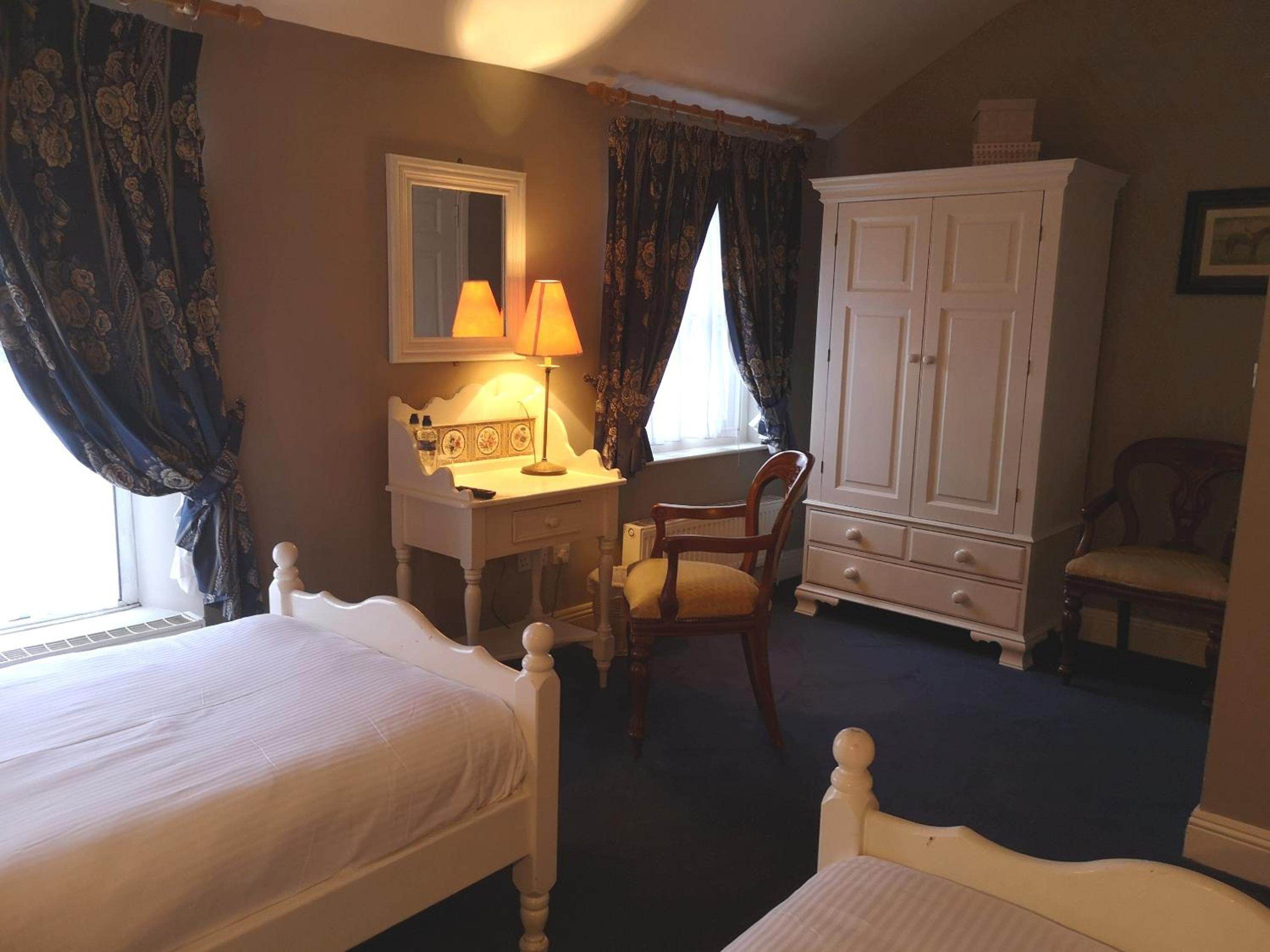 O'Neills Victorian Pub & Townhouse