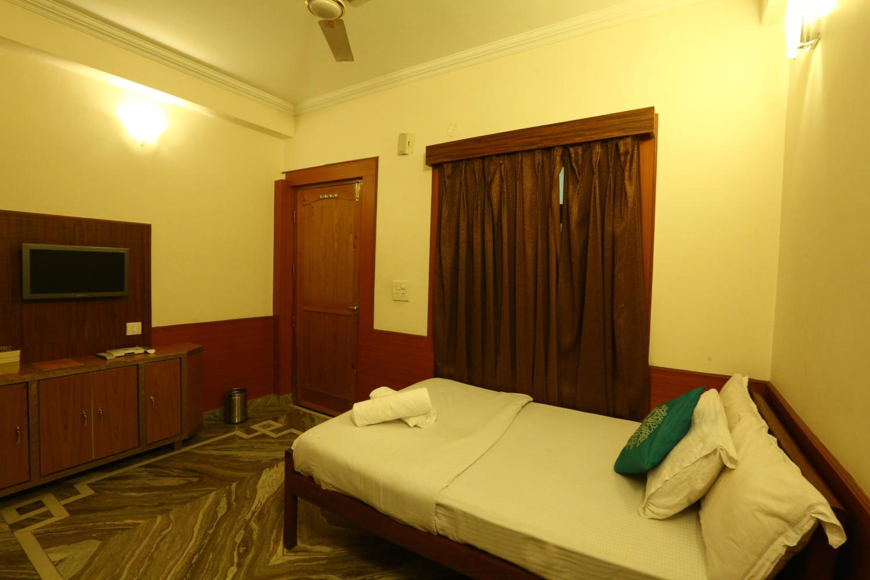 Hotel Samdupling Himalayan Brothers view 3