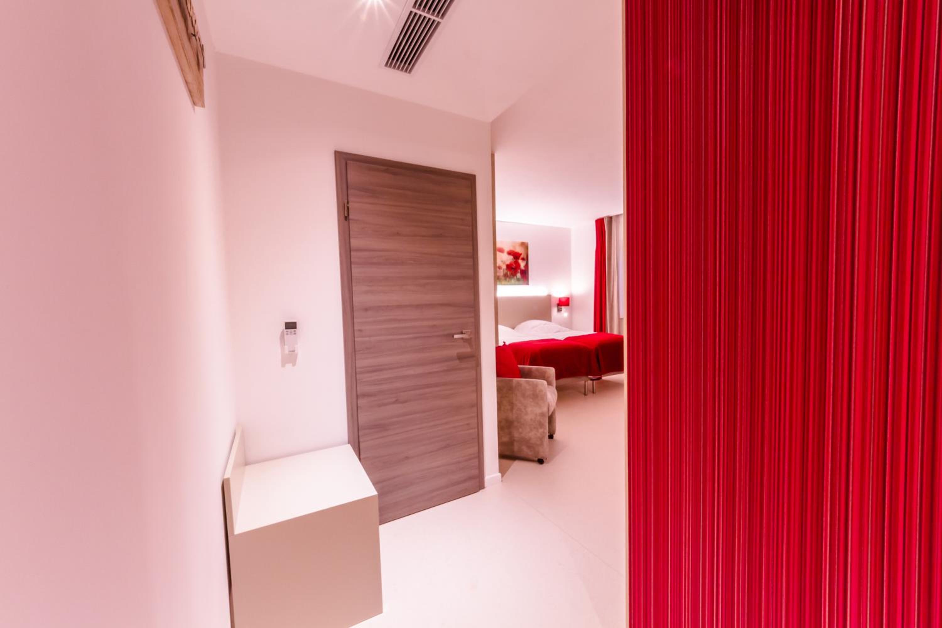 ManavaHotel