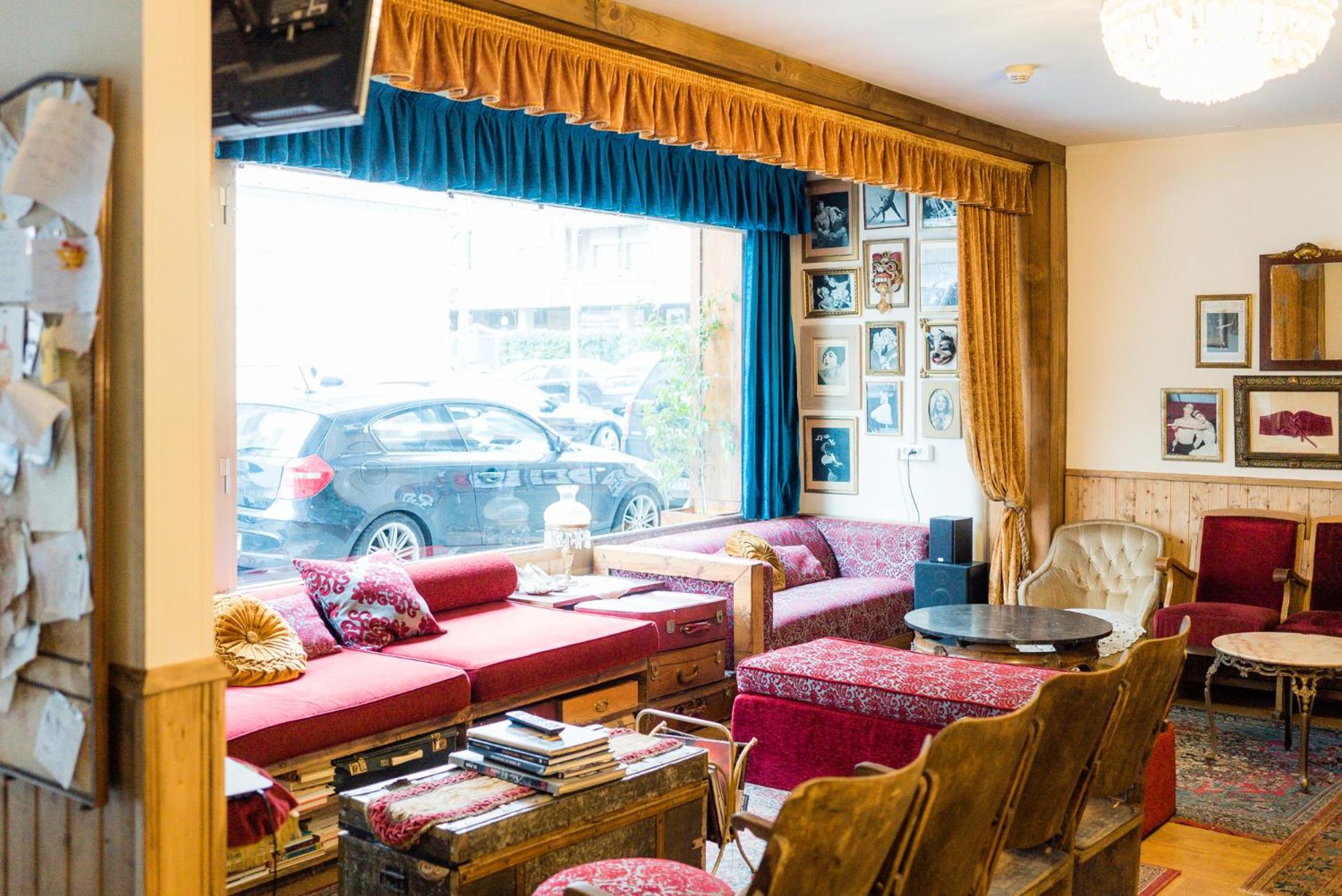 lounge