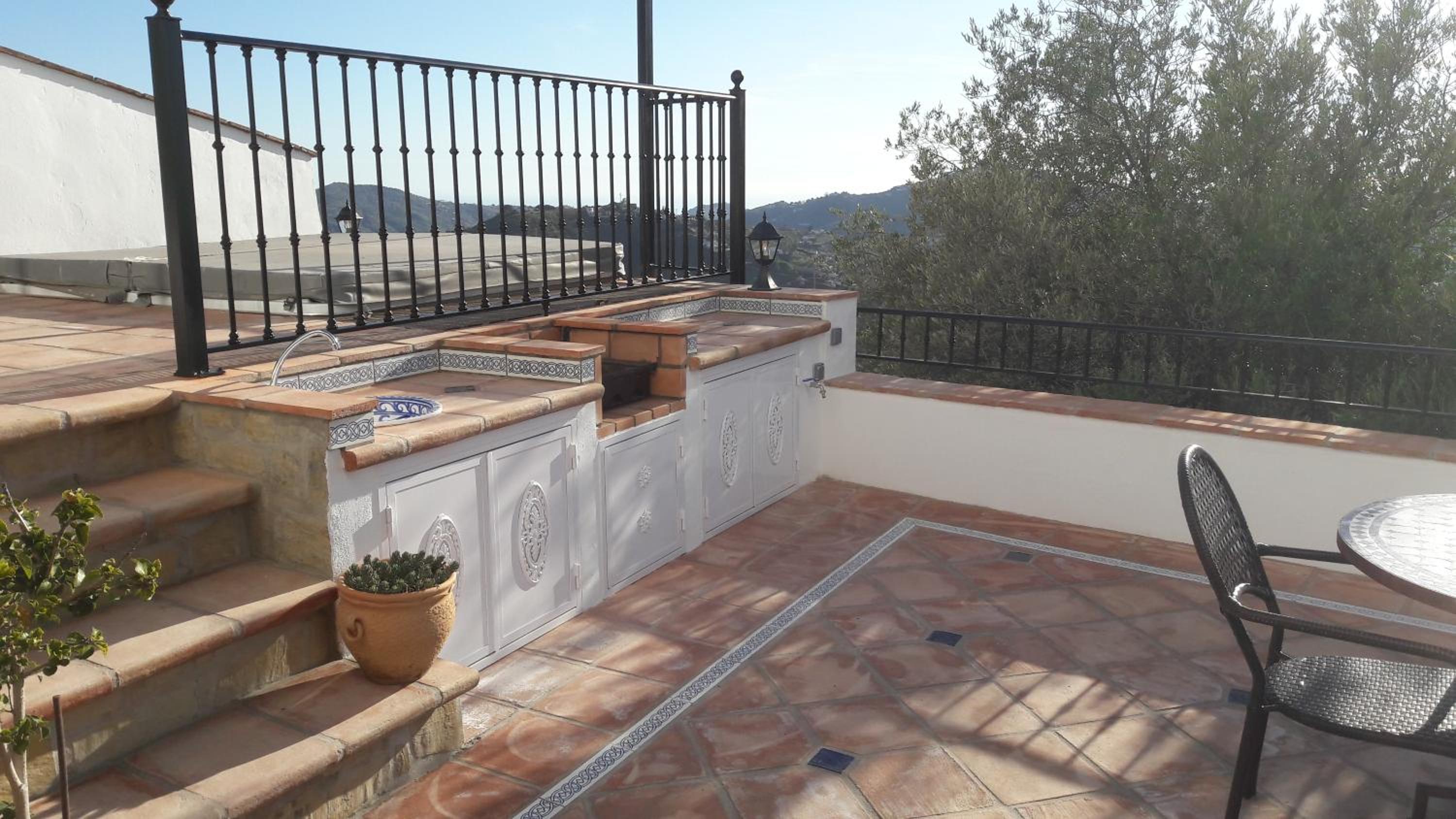 Casa Roble B&B