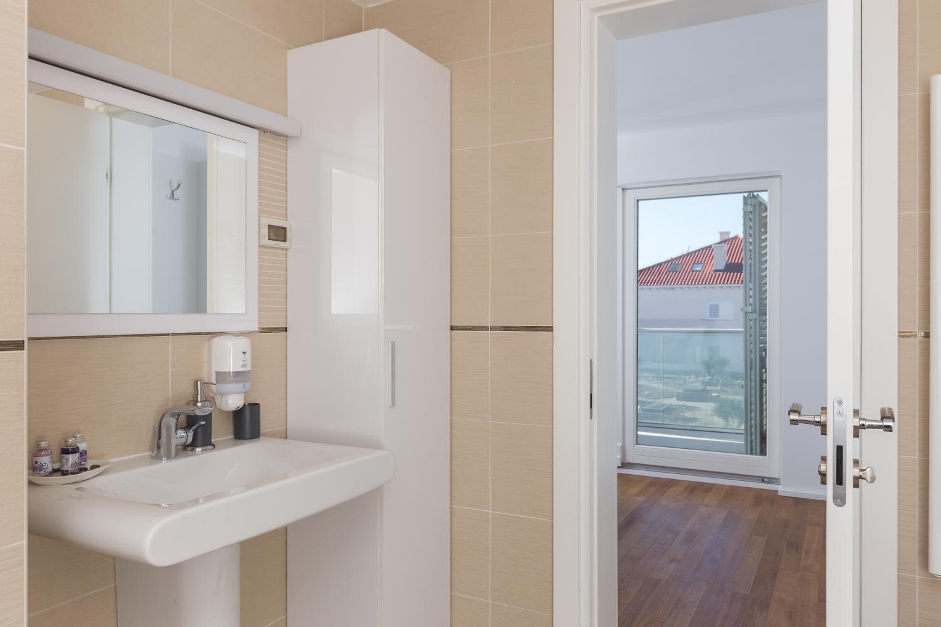 Apartments Nav