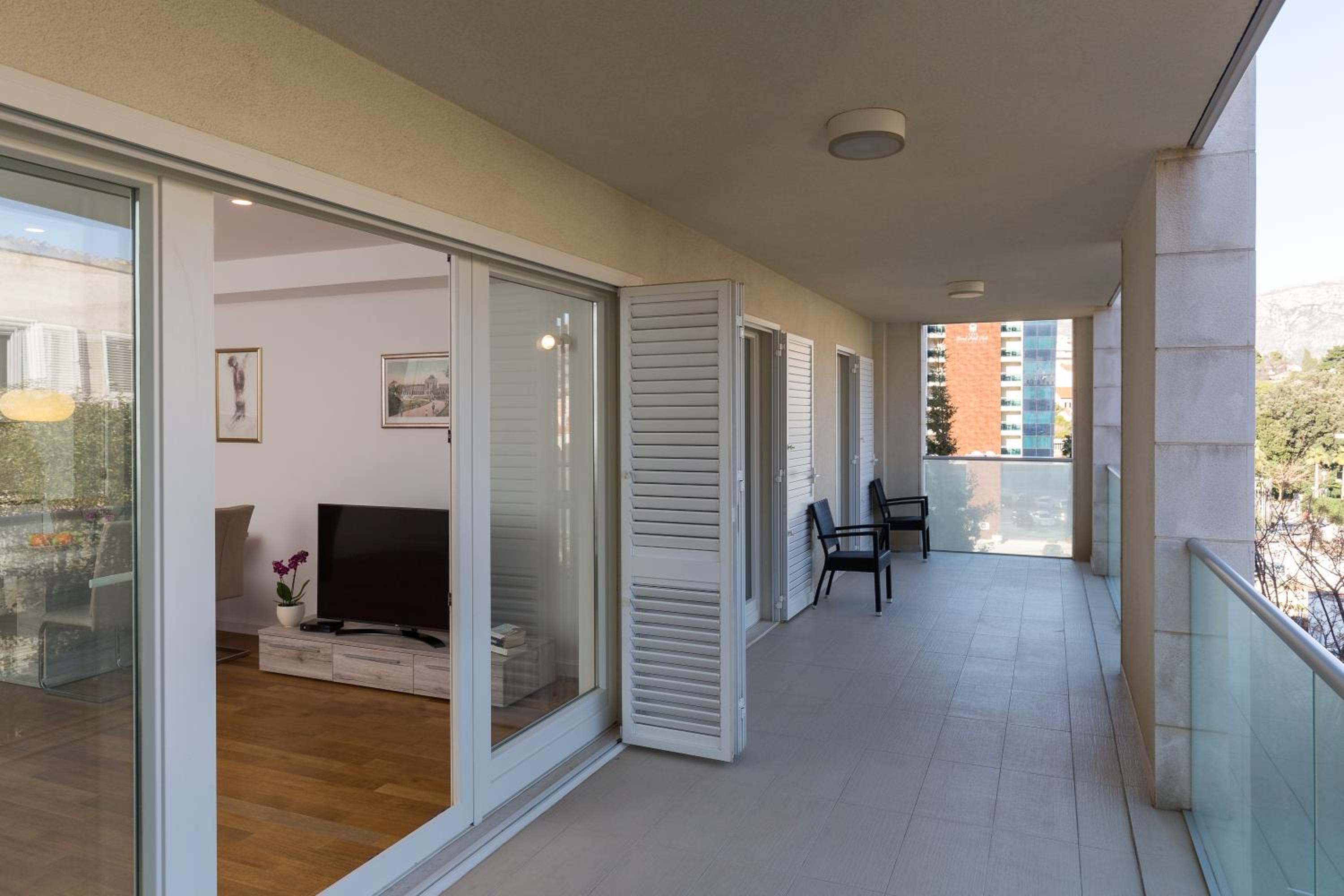 Apartments Nav