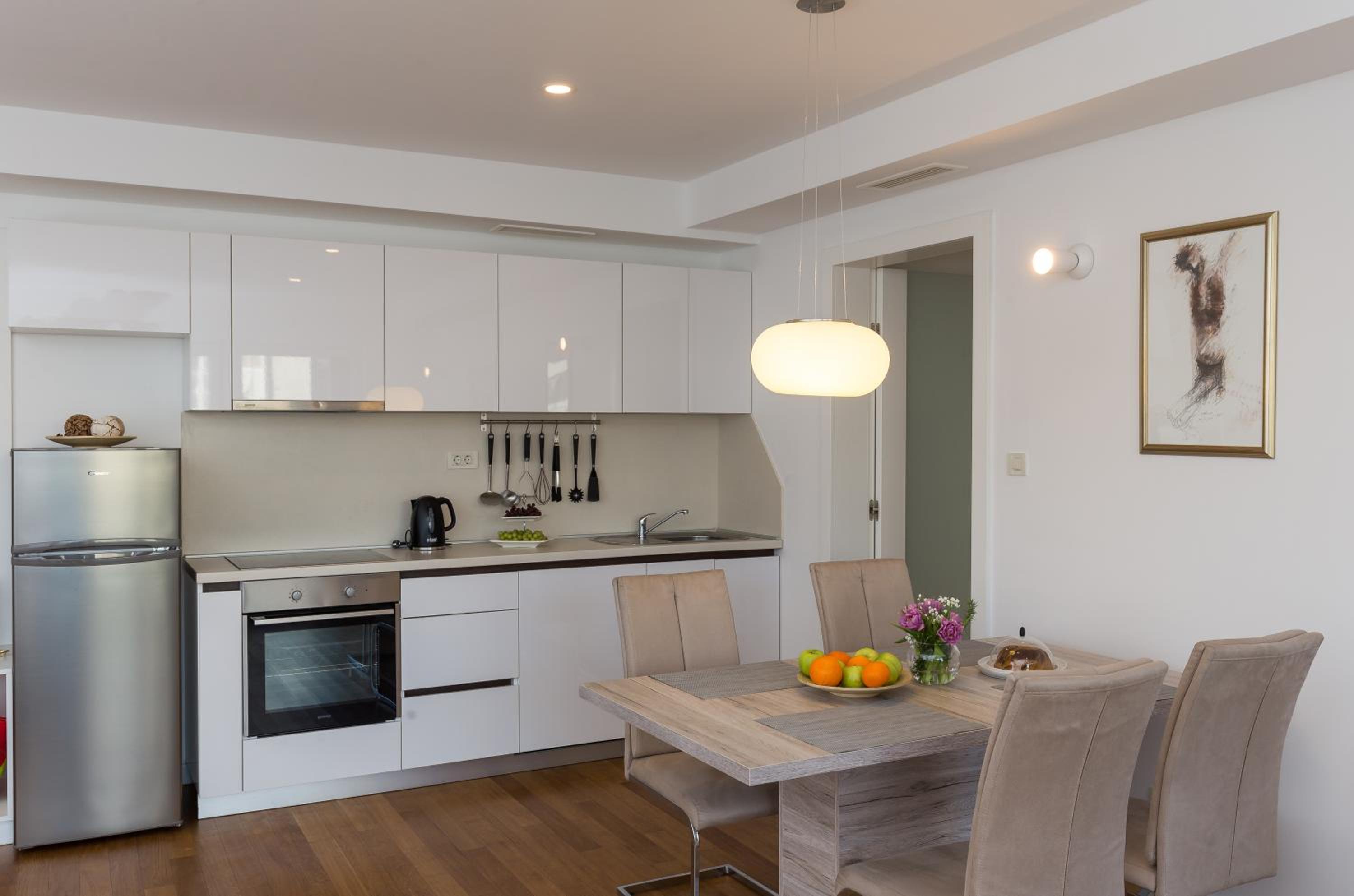 Apartments Nav