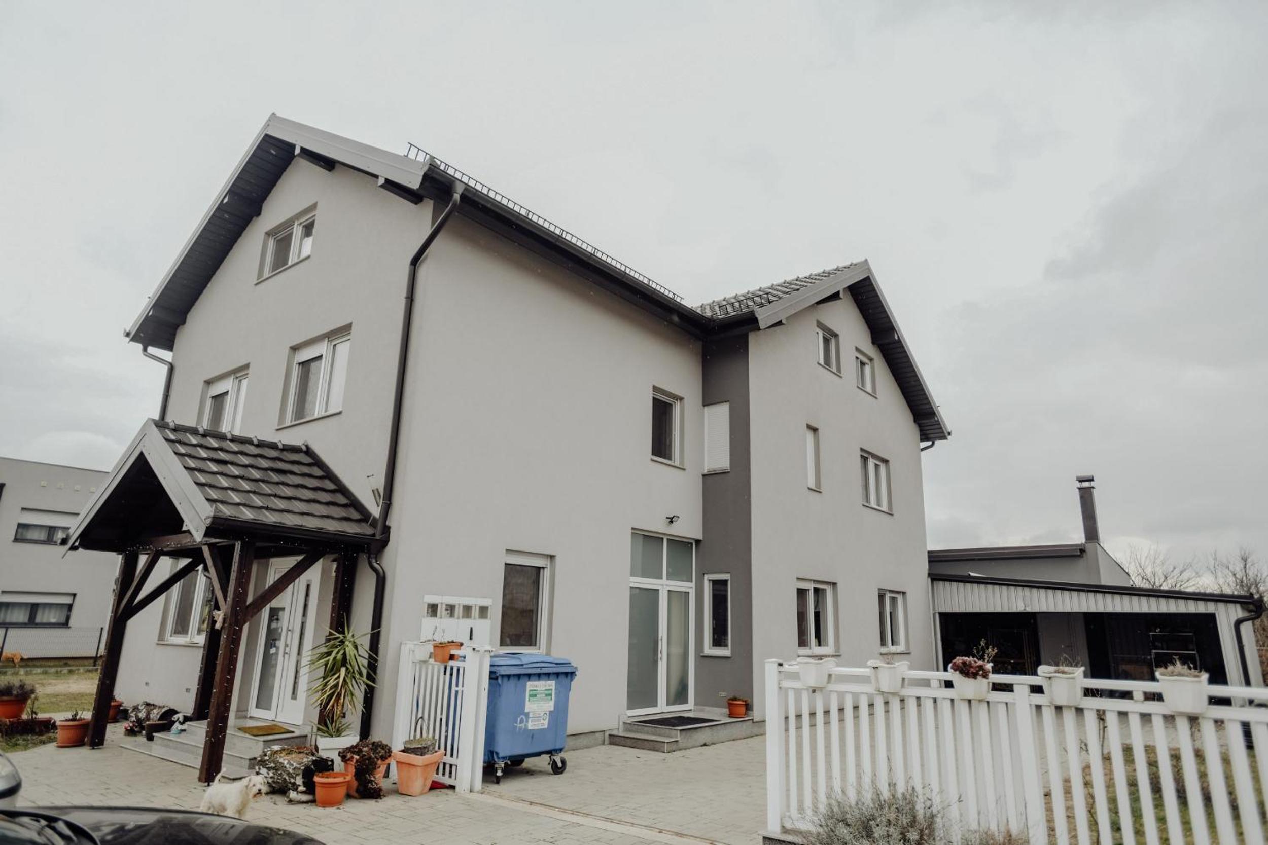 Hotel Apartman SLAVONIA ĐAKOVO - Image 1