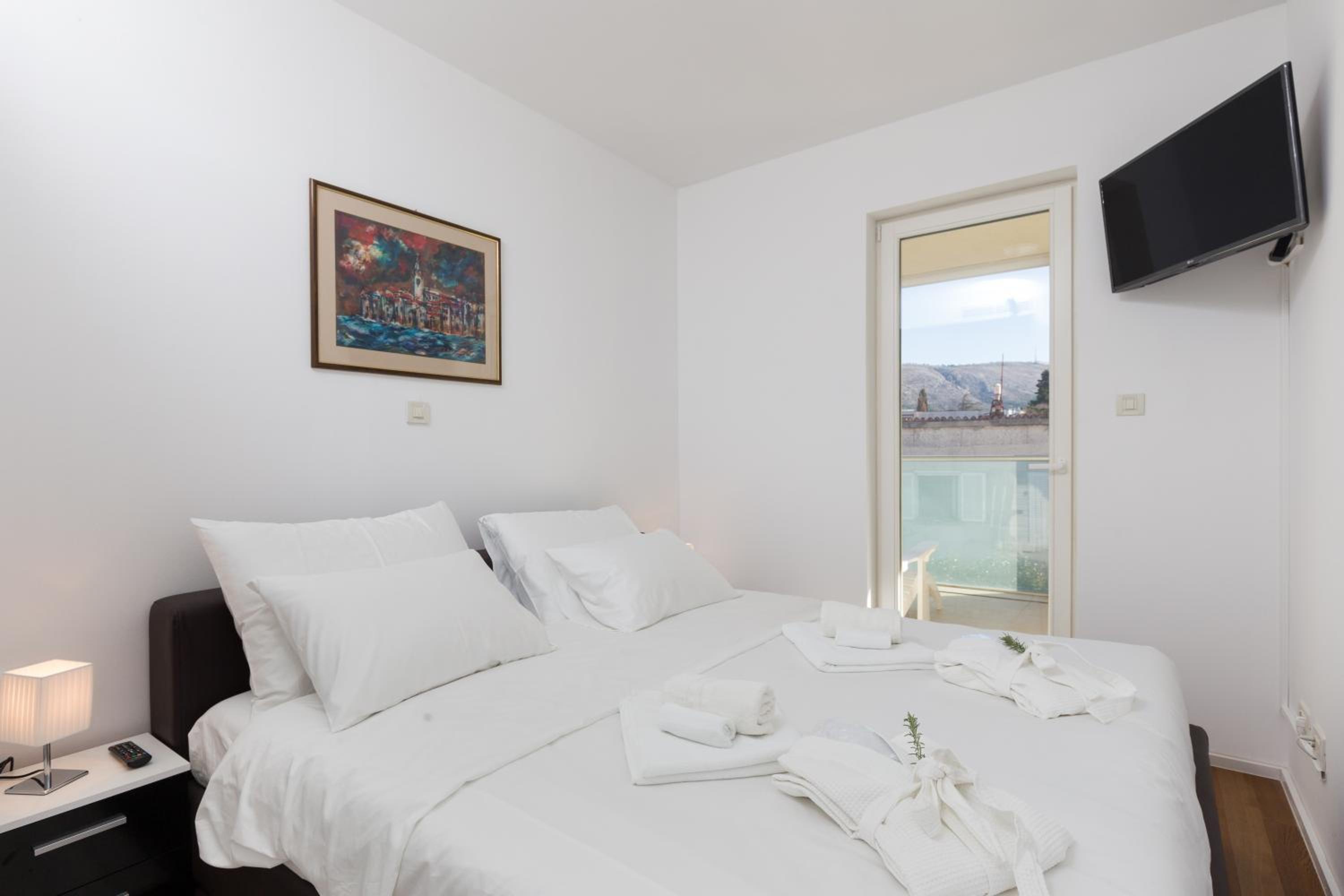 Apartments Nav