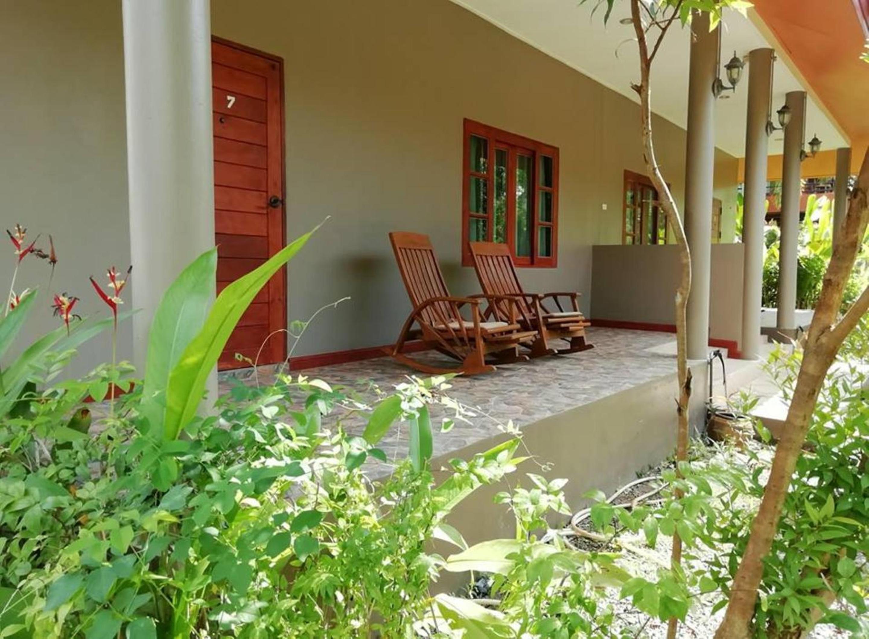 Lanta Wanida Resort