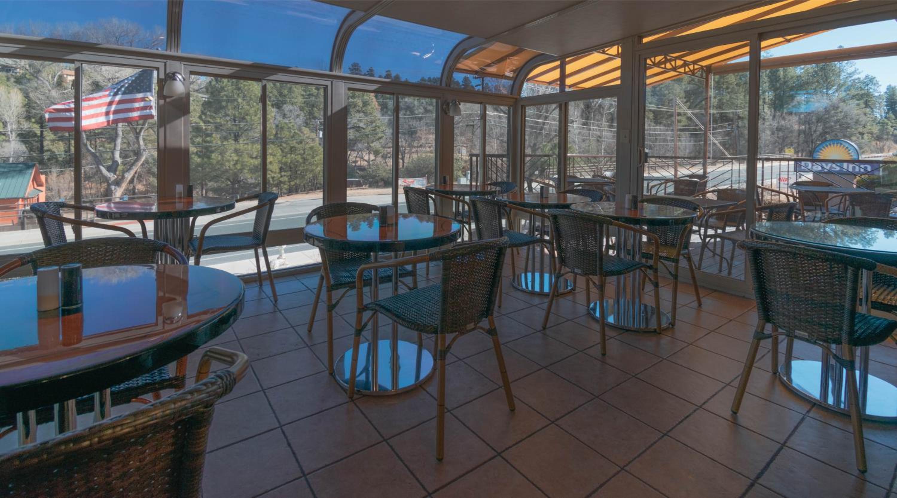 Prescott Vacations - Days Inn by Wyndham Prescott - Property Image 10