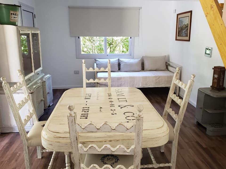 Casa 2 Dormitorios 3 baños a mt del rio excelente entorno natural