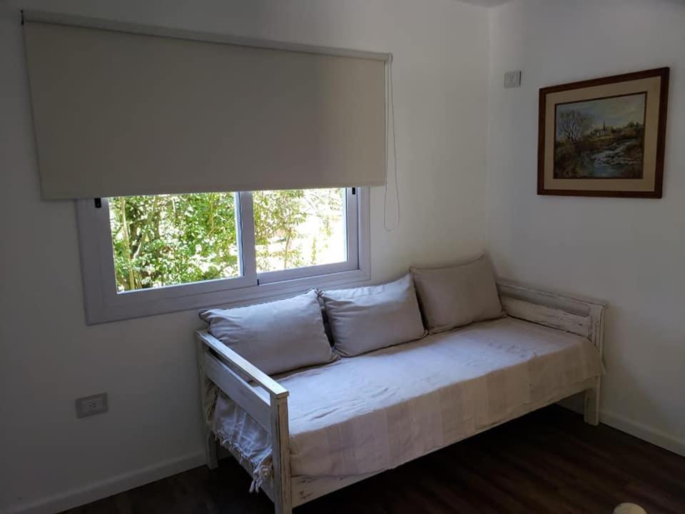 Casa 2 Dormitorios 3 baños a mt del rio excelente entorno natural