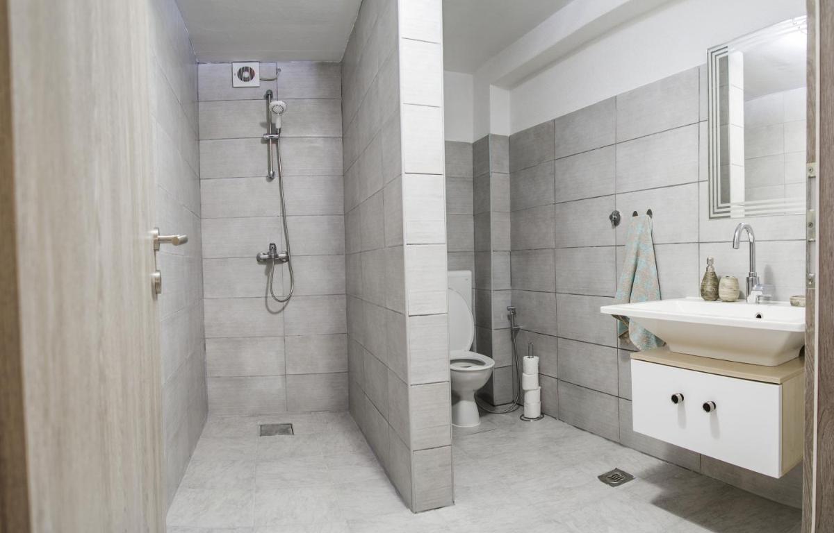 Anur Apartment